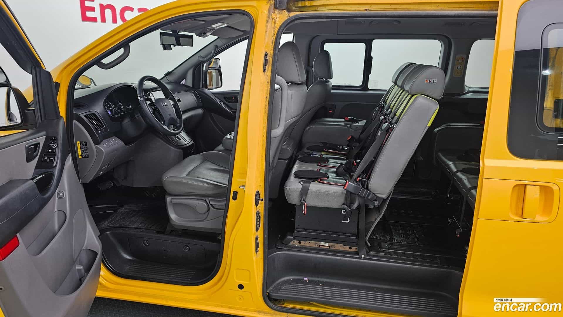 Starex Hyundai 2018.9-OPTION-017