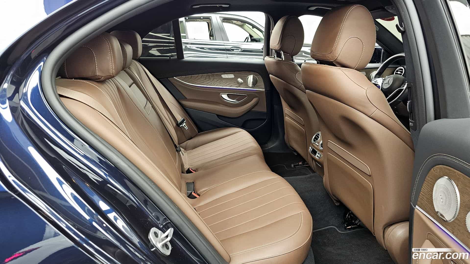 E-Class Mercedes-Benz 2022.1-OPTION-016