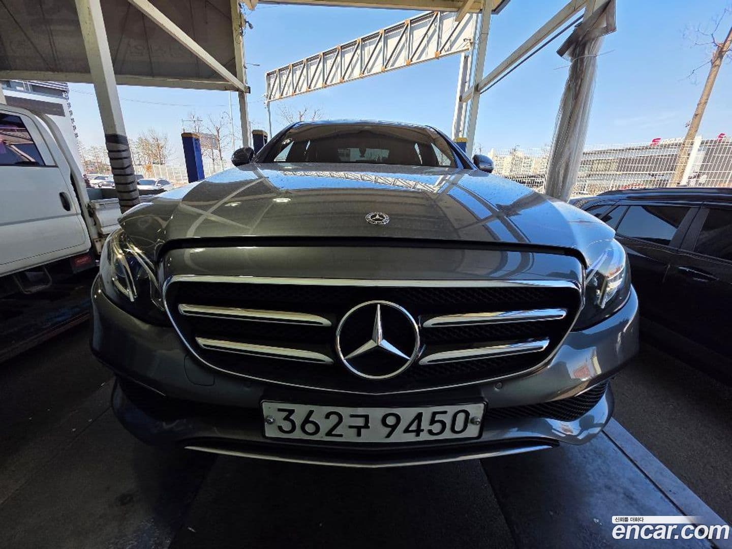 Main__Slider__Photo:E-Class Mercedes-Benz 2020.4-0