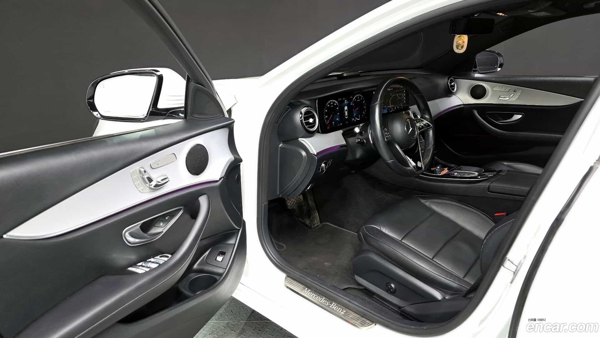 E-Class Mercedes-Benz 2021.4-INNER-010