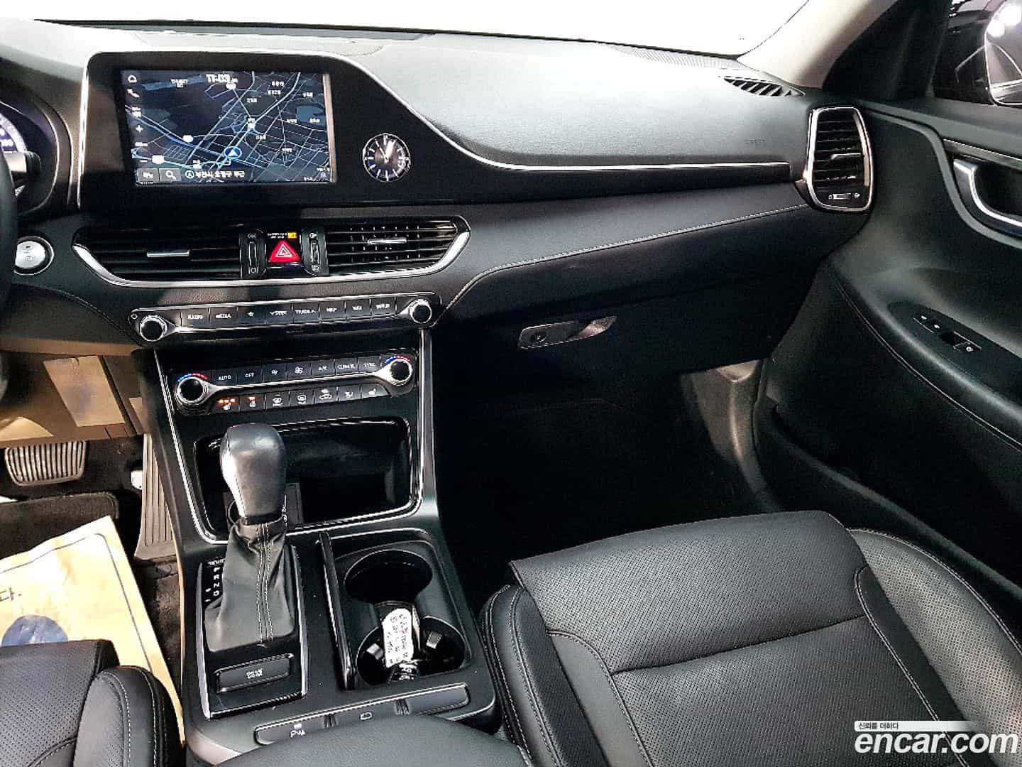 Grandeur Hyundai 2019.1-INNER-009