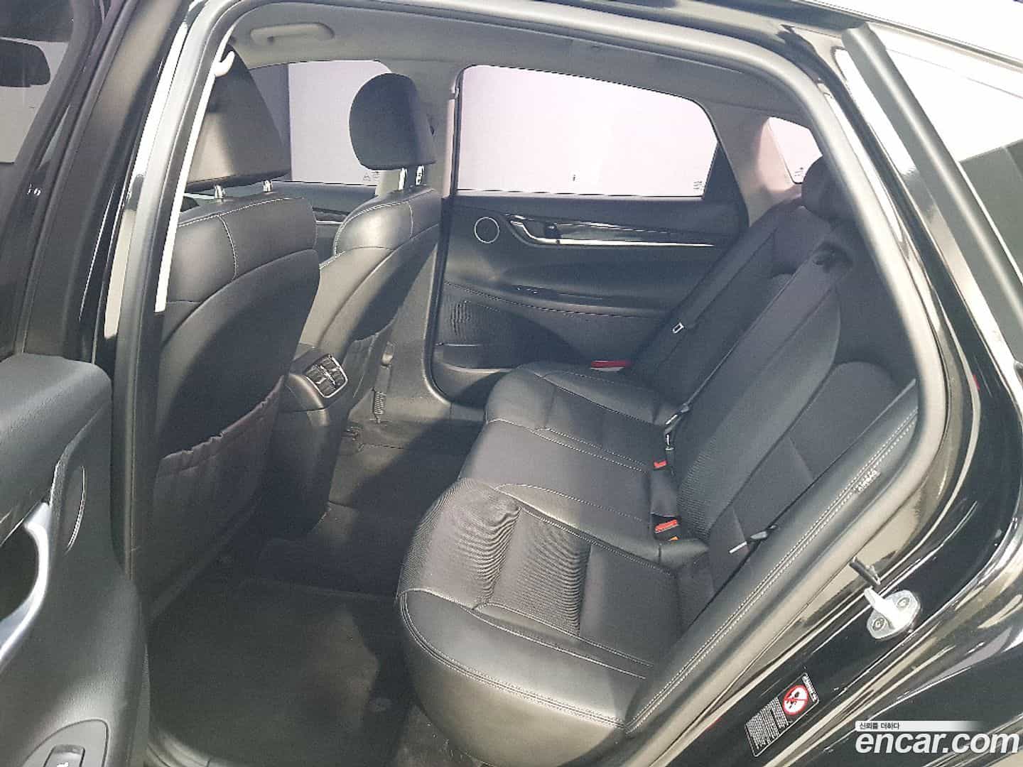 Grandeur Hyundai 2019.1-OPTION-015