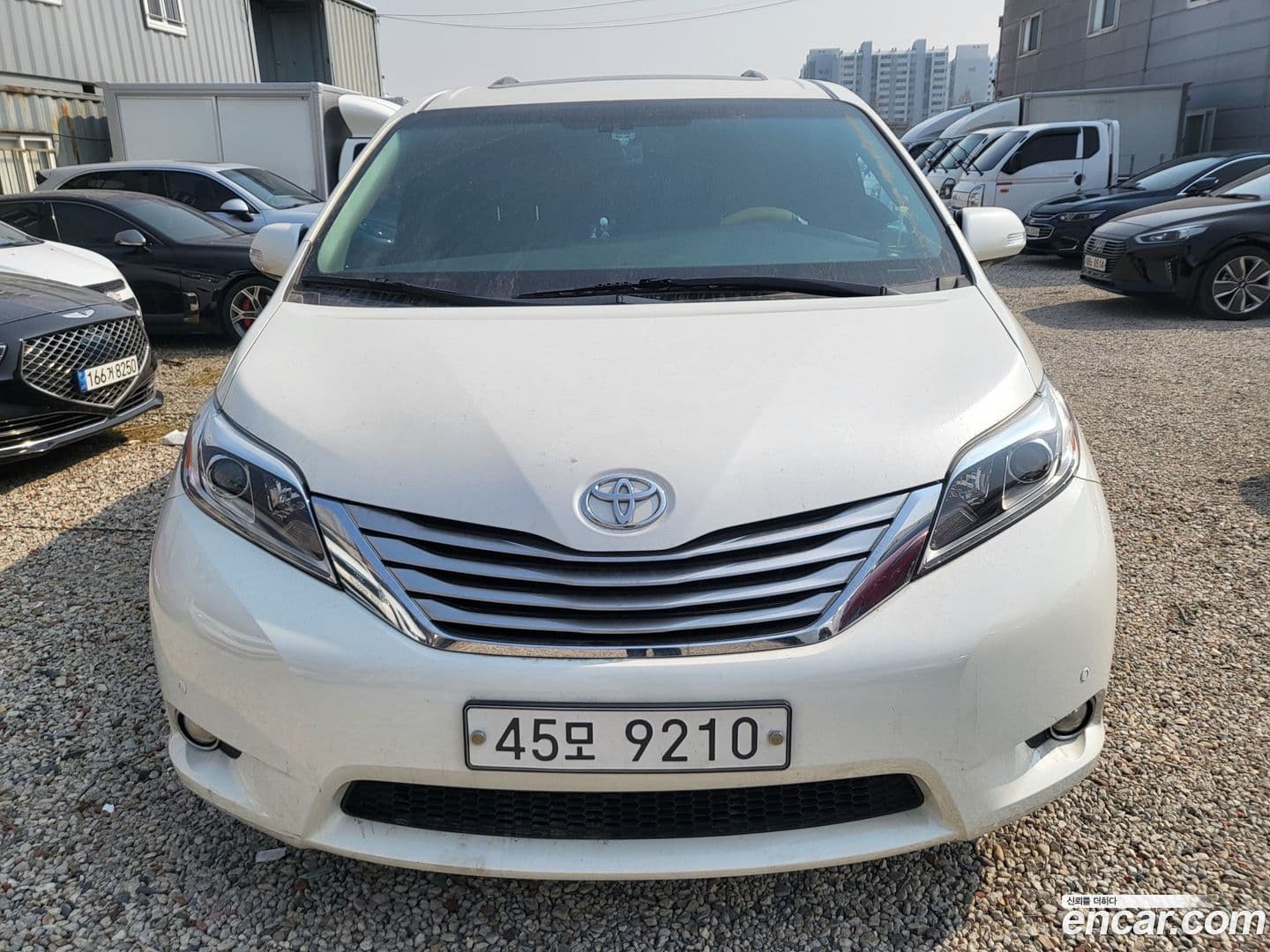 Main__Slider__Photo:Sienna Toyota 2017.1-0
