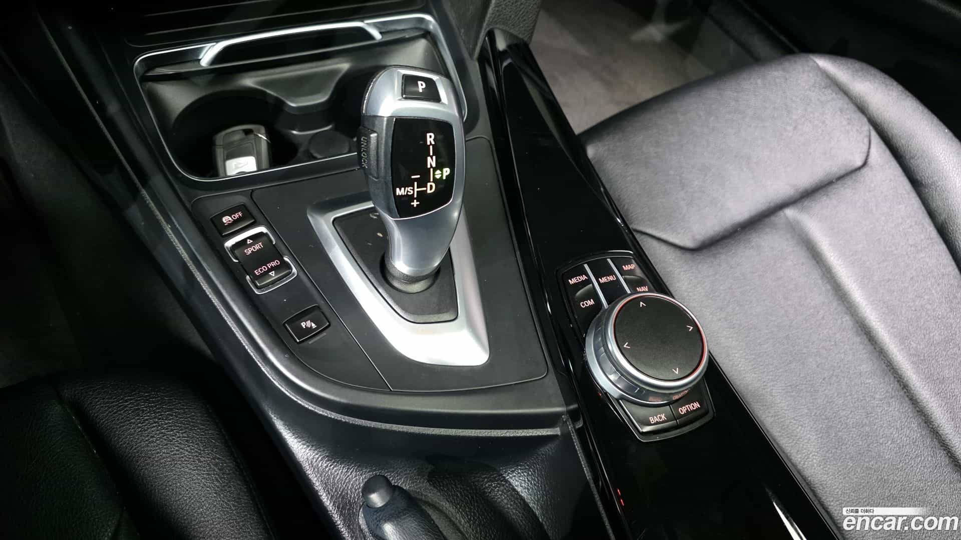 3-Series BMW 2017.2-INNER-009