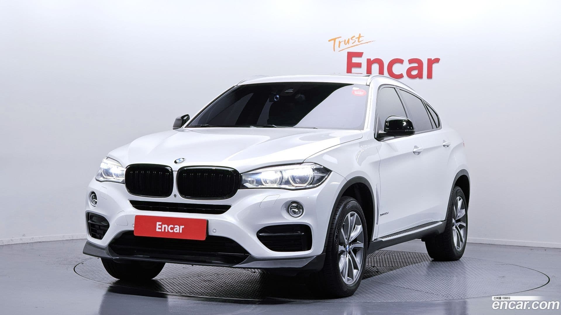 Main__Slider__Photo:X6 BMW 2015.5-0
