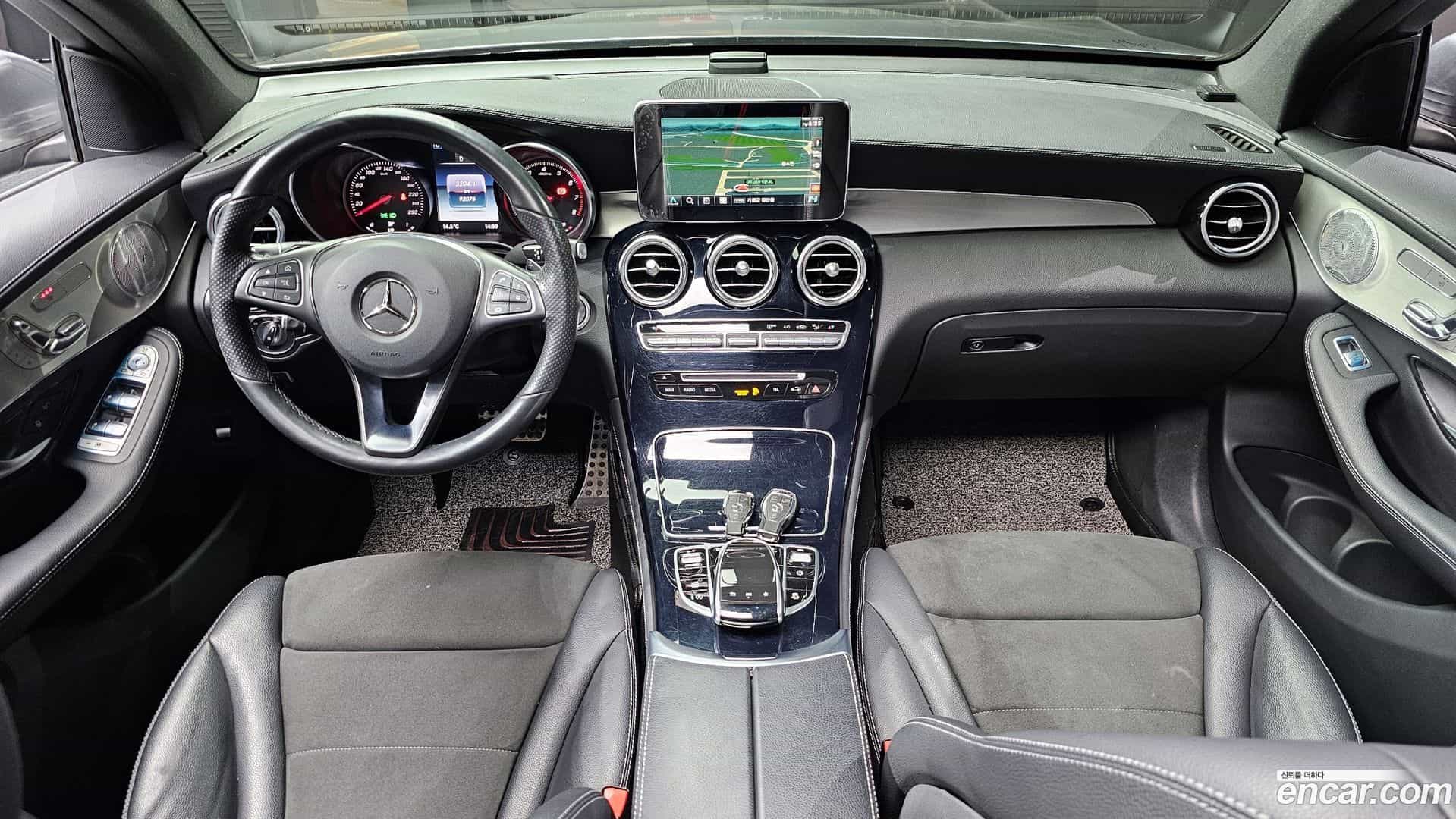 GLC-Class Mercedes-Benz 2019.6-INNER-007