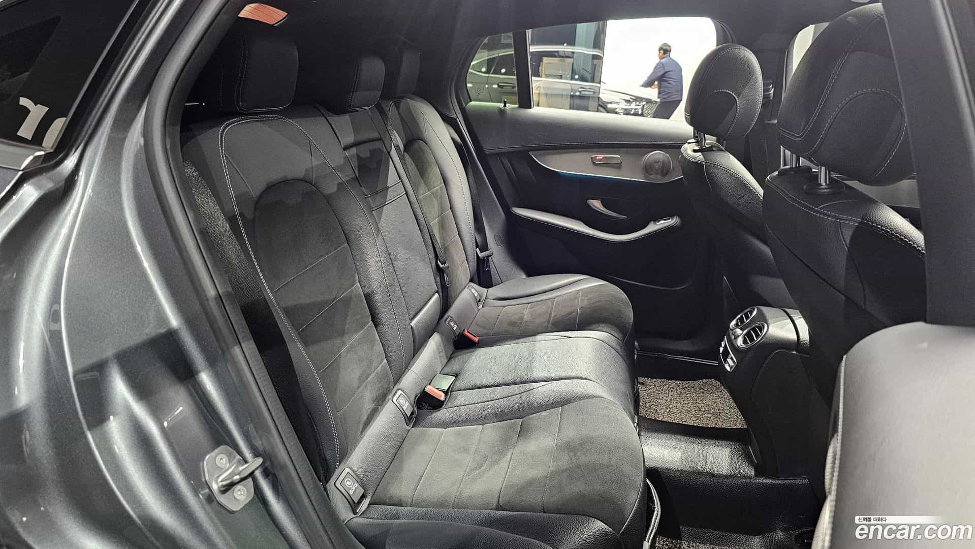 GLC-Class Mercedes-Benz 2019.6-OPTION-016