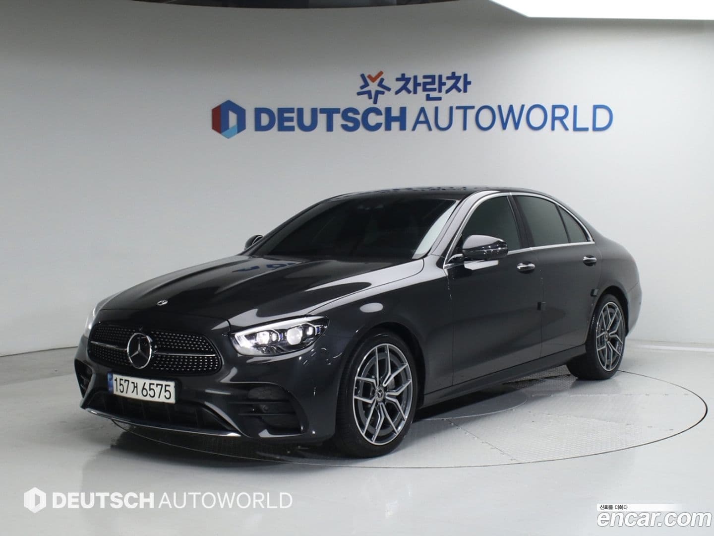 Main__Slider__Photo:E-Class Mercedes-Benz 2022.0-0