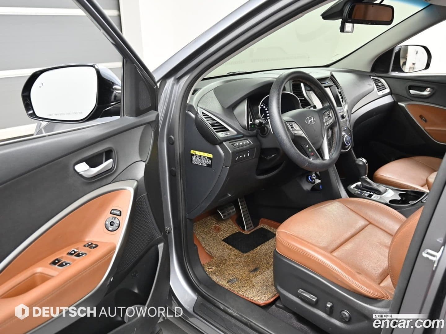 Main__Slider__Photo:Santafe Hyundai 2016.11-0