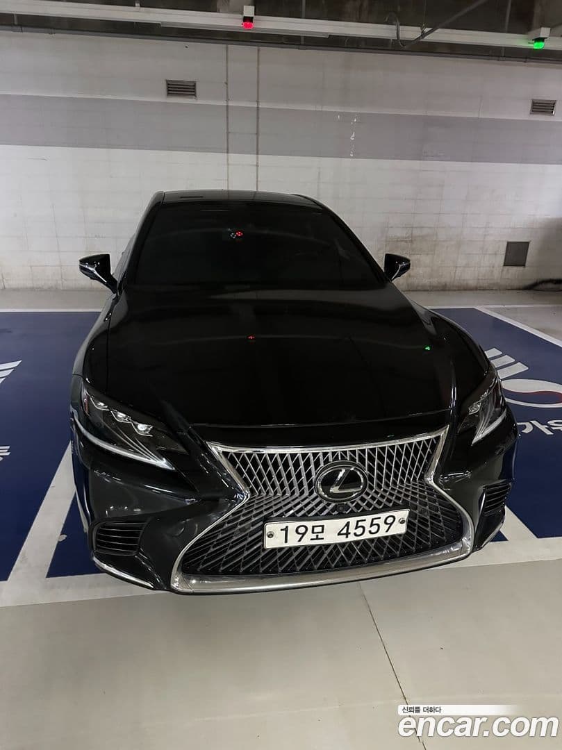Main__Slider__Photo:LS Lexus 2018.4-0