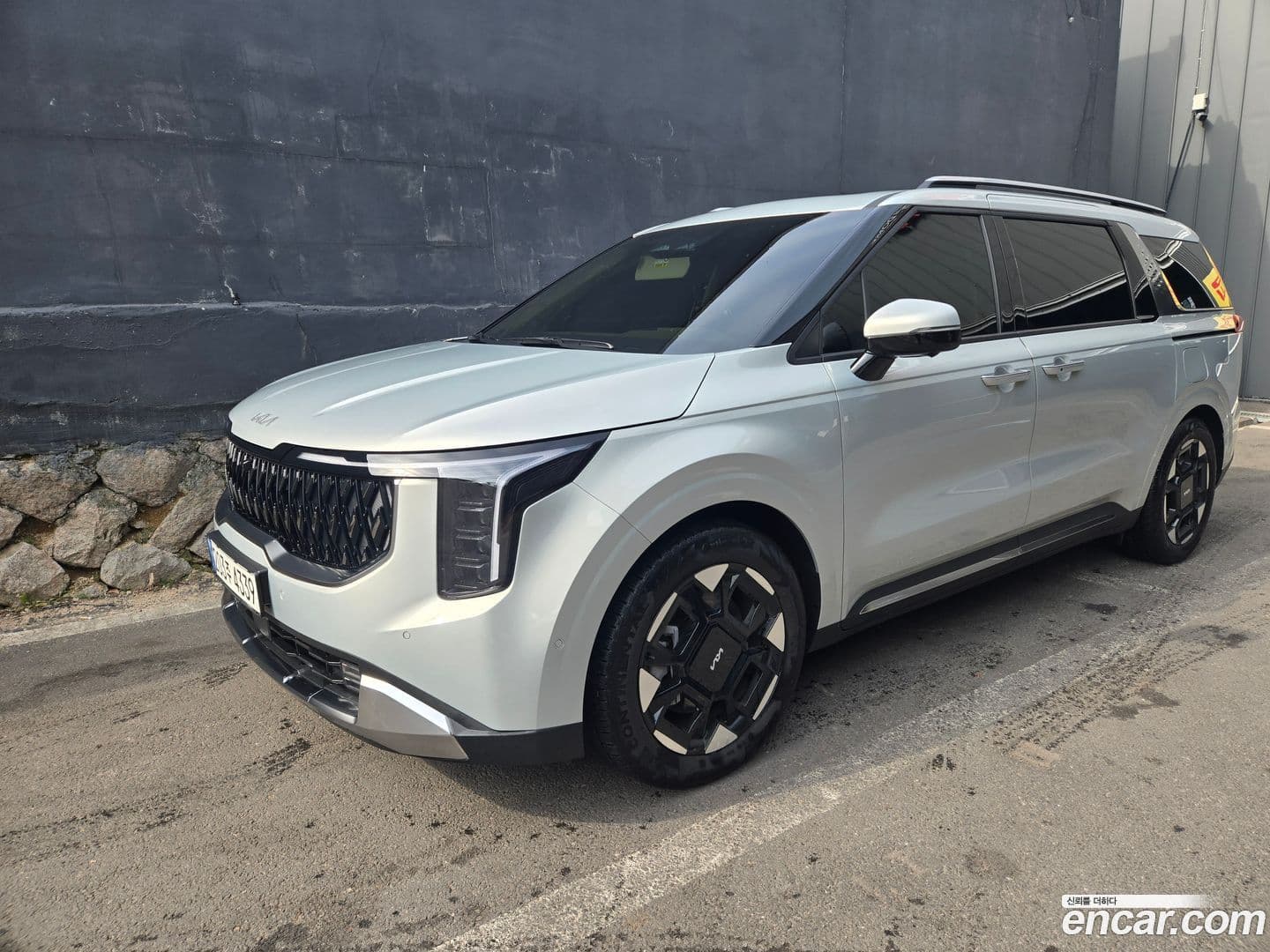 Main__Slider__Photo:Canival Kia 2024.6-0