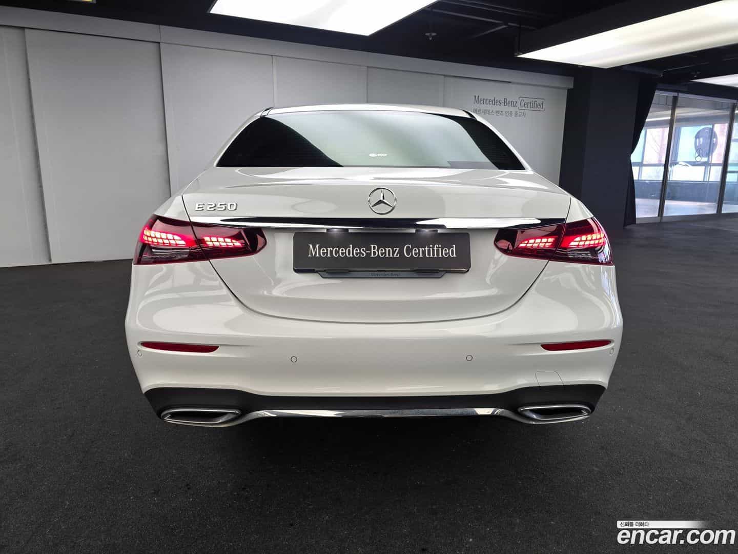 E-Class Mercedes-Benz 2023.8-OUTER-004