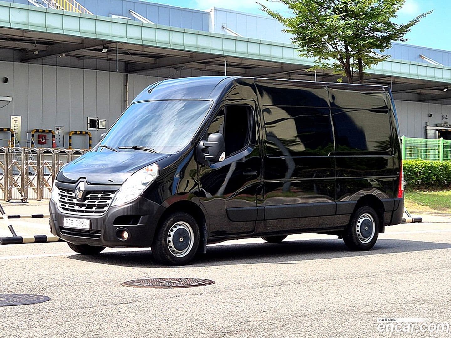 Main__Slider__Photo:Master Renault Korea 2019.11-0