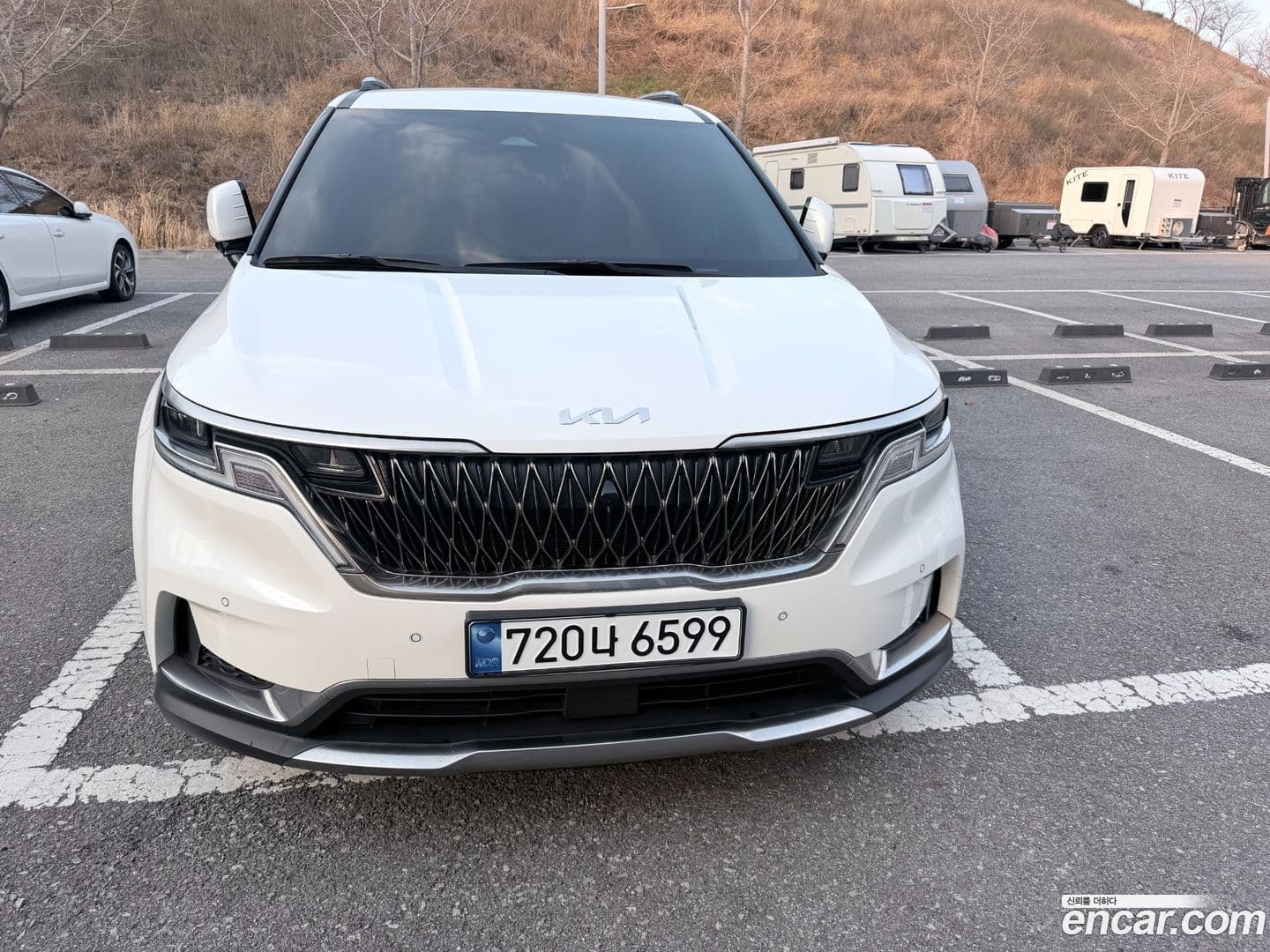 Main__Slider__Photo:Canival Kia 2022.6-0