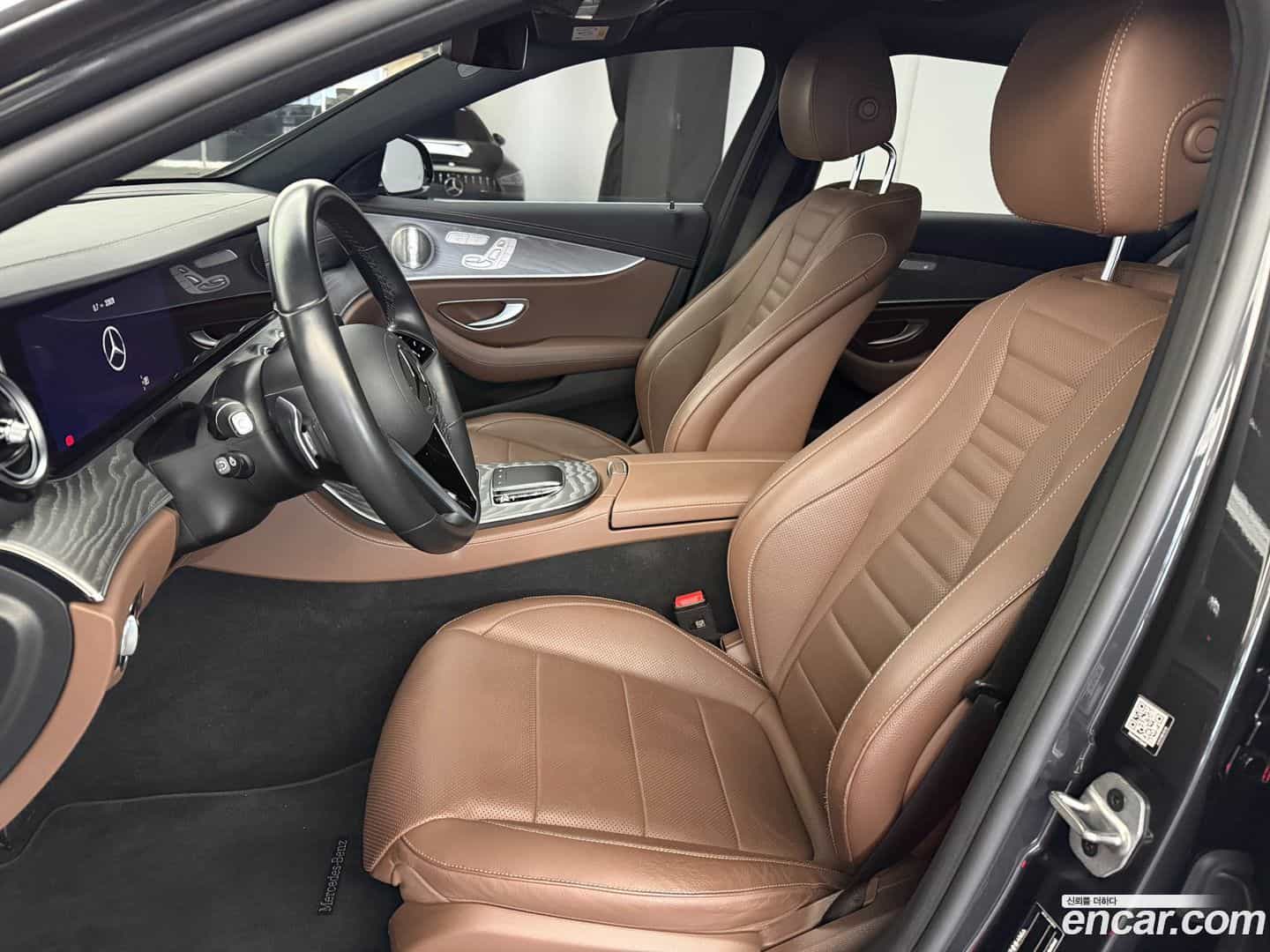E-Class Mercedes-Benz 2022.11-INNER-010