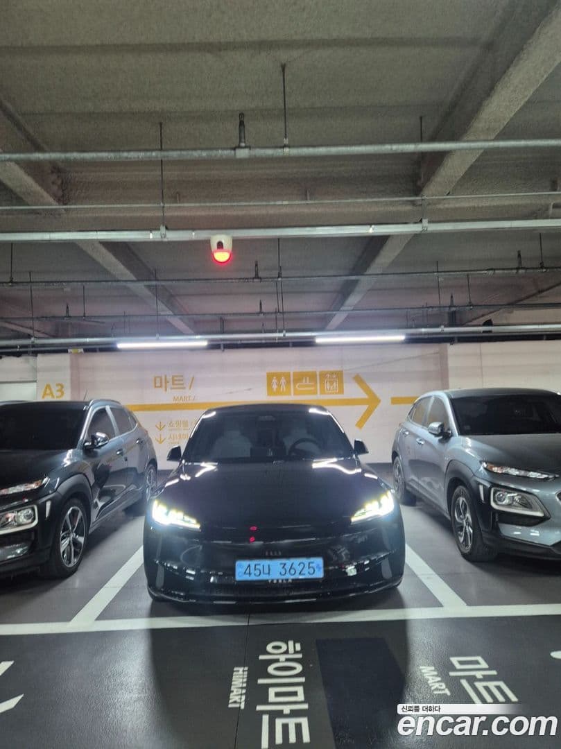 Main__Slider__Photo:Model 3 Tesla 2024.10-0