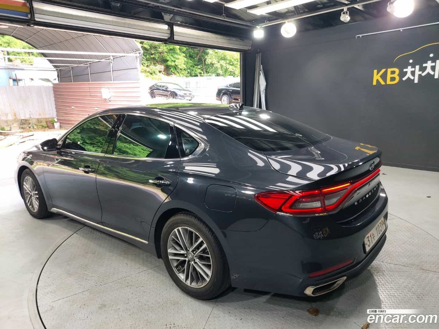 Grandeur Hyundai 2017.3-OUTER-006