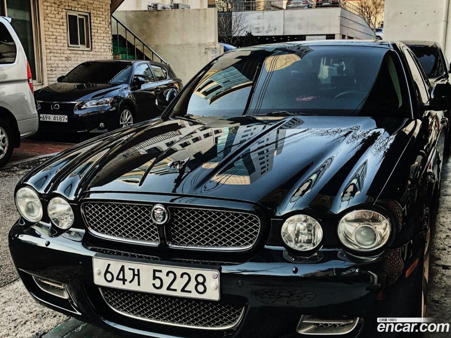 Main__Slider__Photo:XJR Jaguar 2008.11-0