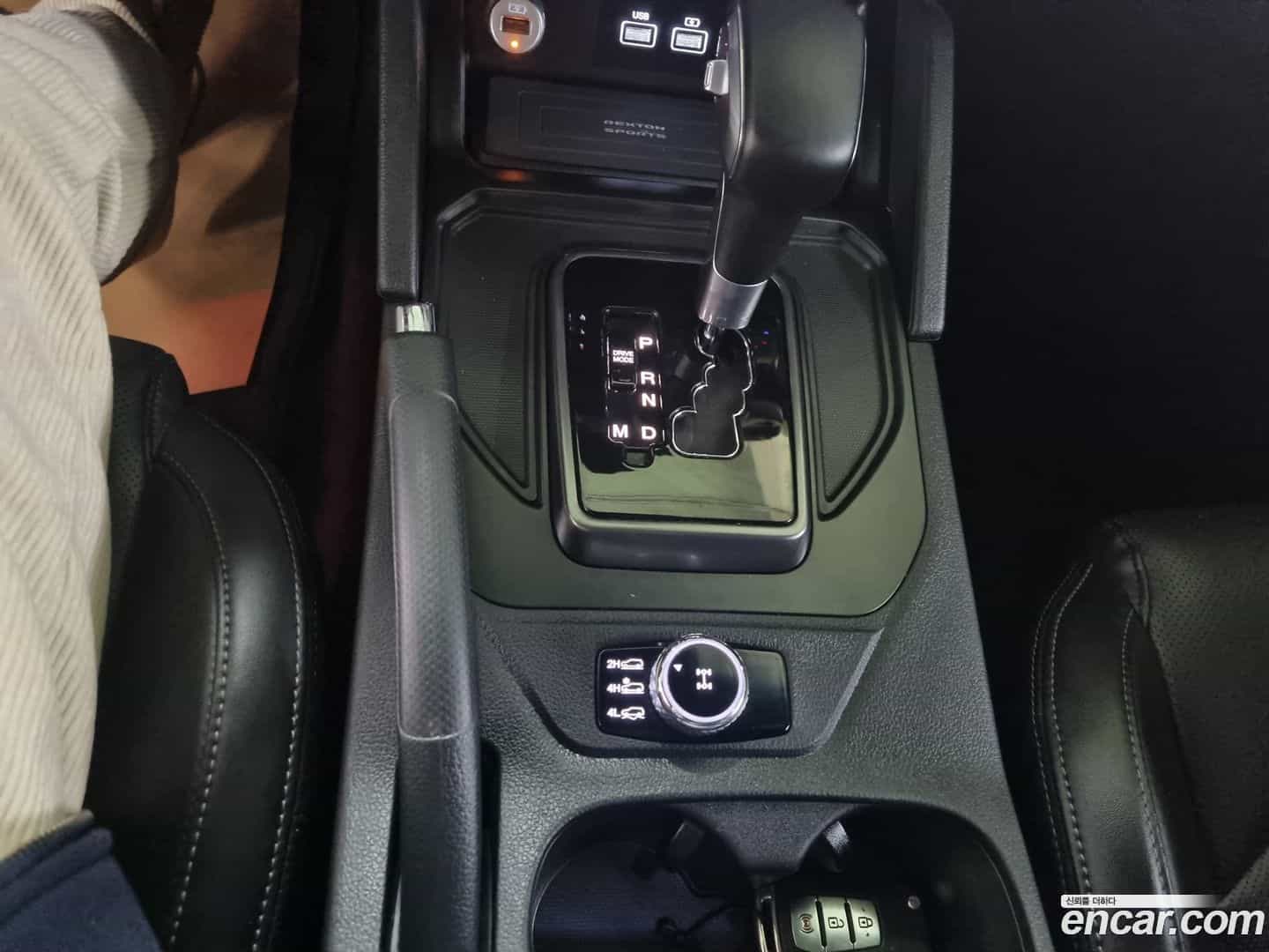 Rexton KG Mobility 2023.0-INNER-009
