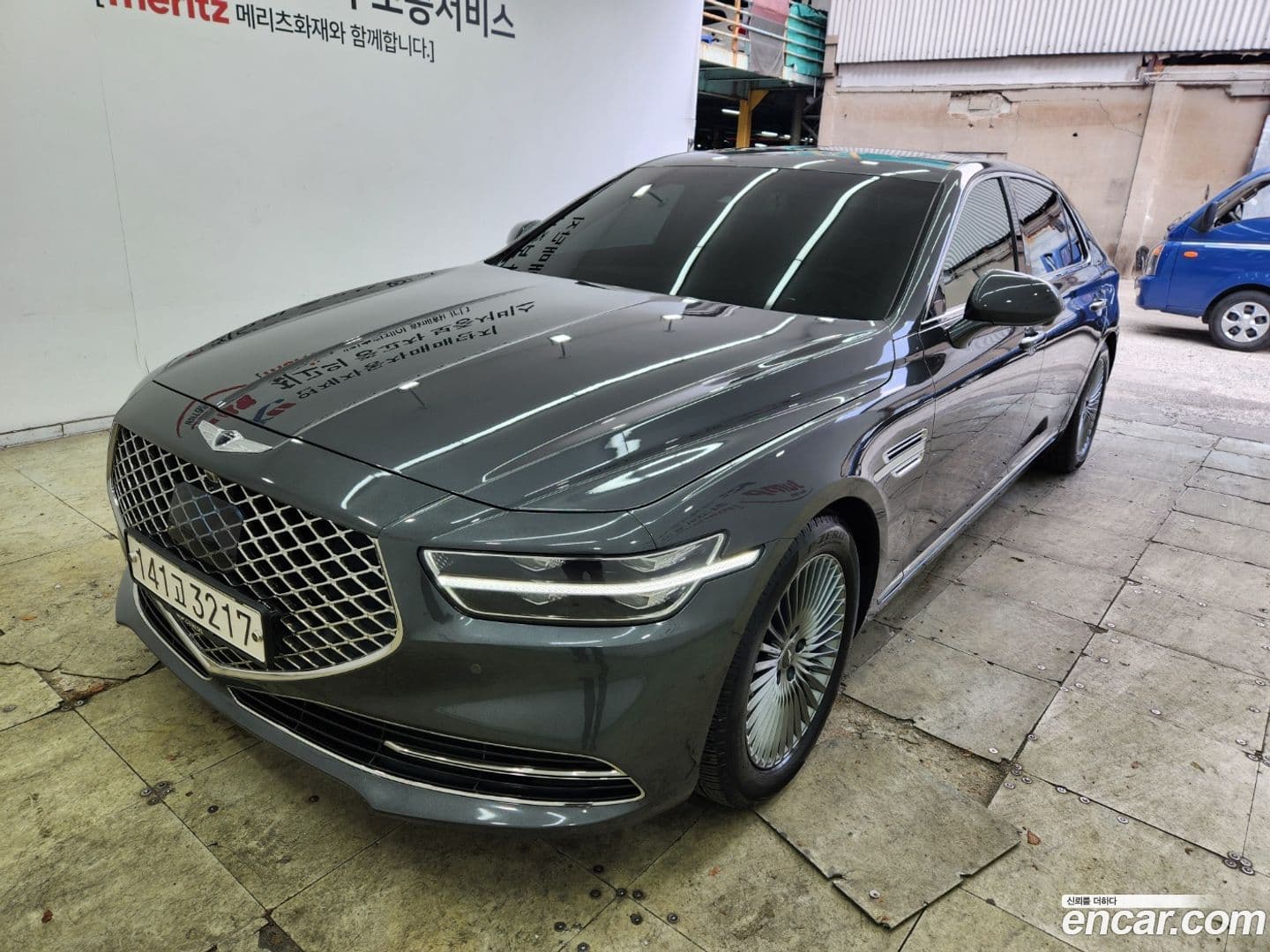 Main__Slider__Photo:G90 Genesis 2019.7-0