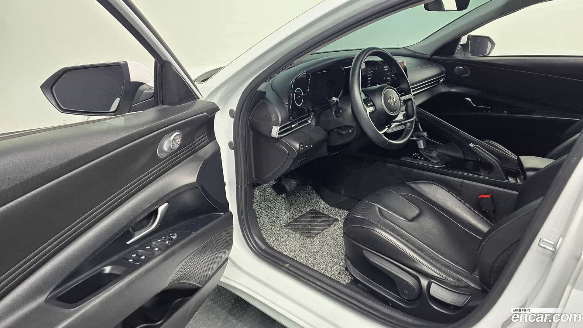 AVANTE Hyundai 2021.7-OPTION-022