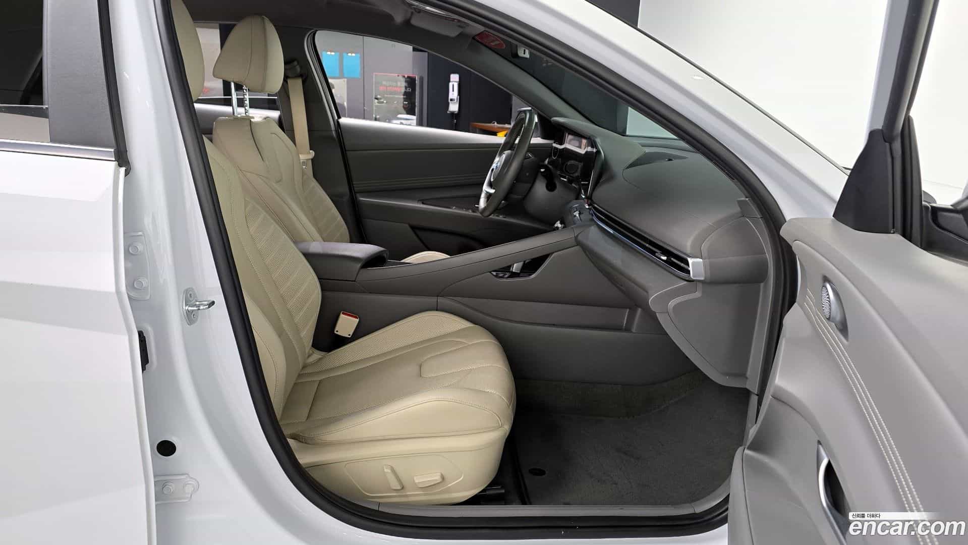 AVANTE Hyundai 2023.2-OPTION-015