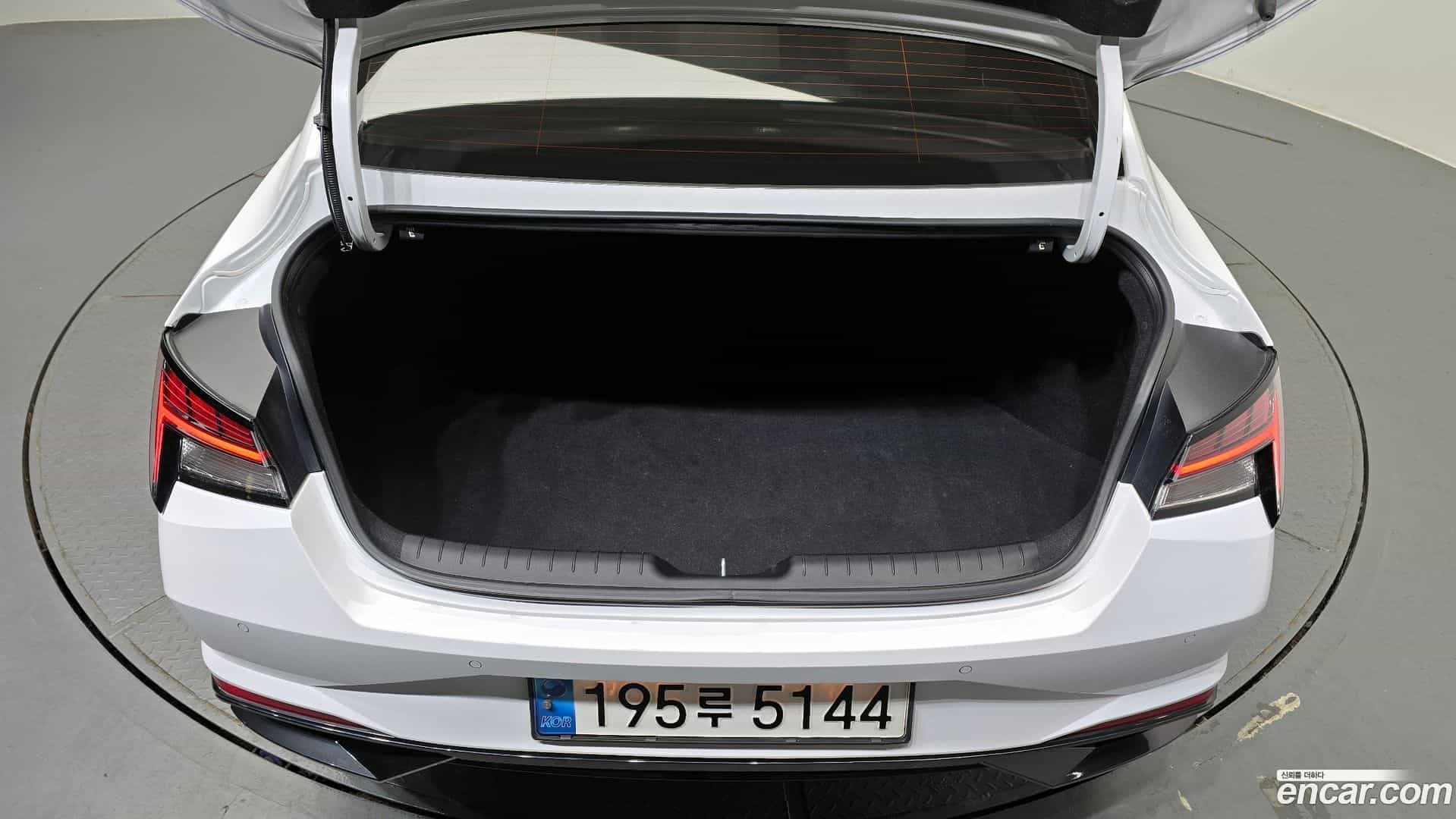 AVANTE Hyundai 2023.2-OPTION-024