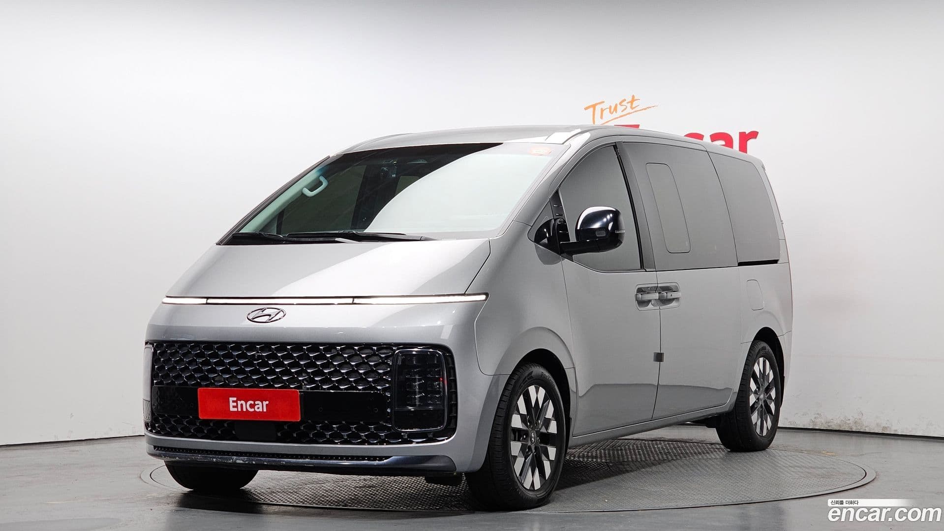 Main__Slider__Photo:Staria Hyundai 2022.0-0