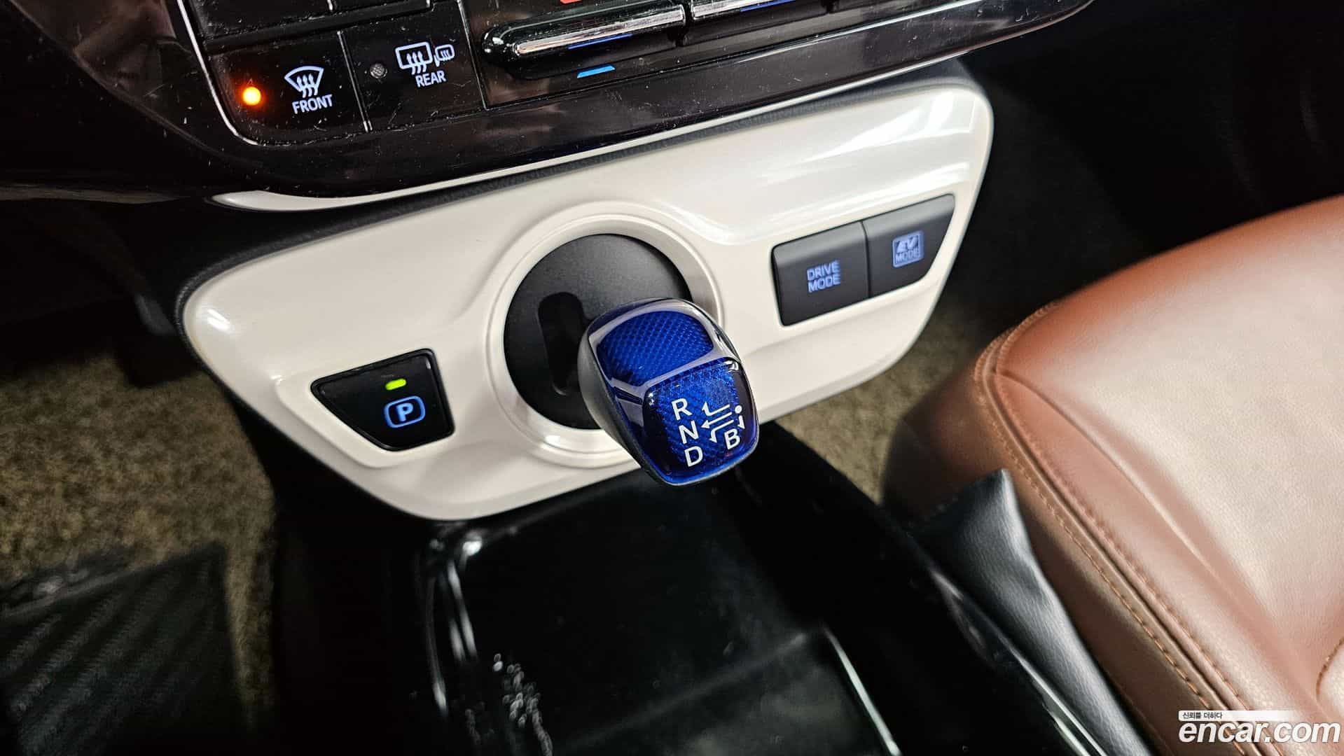 Prius Toyota 2017.10-INNER-009