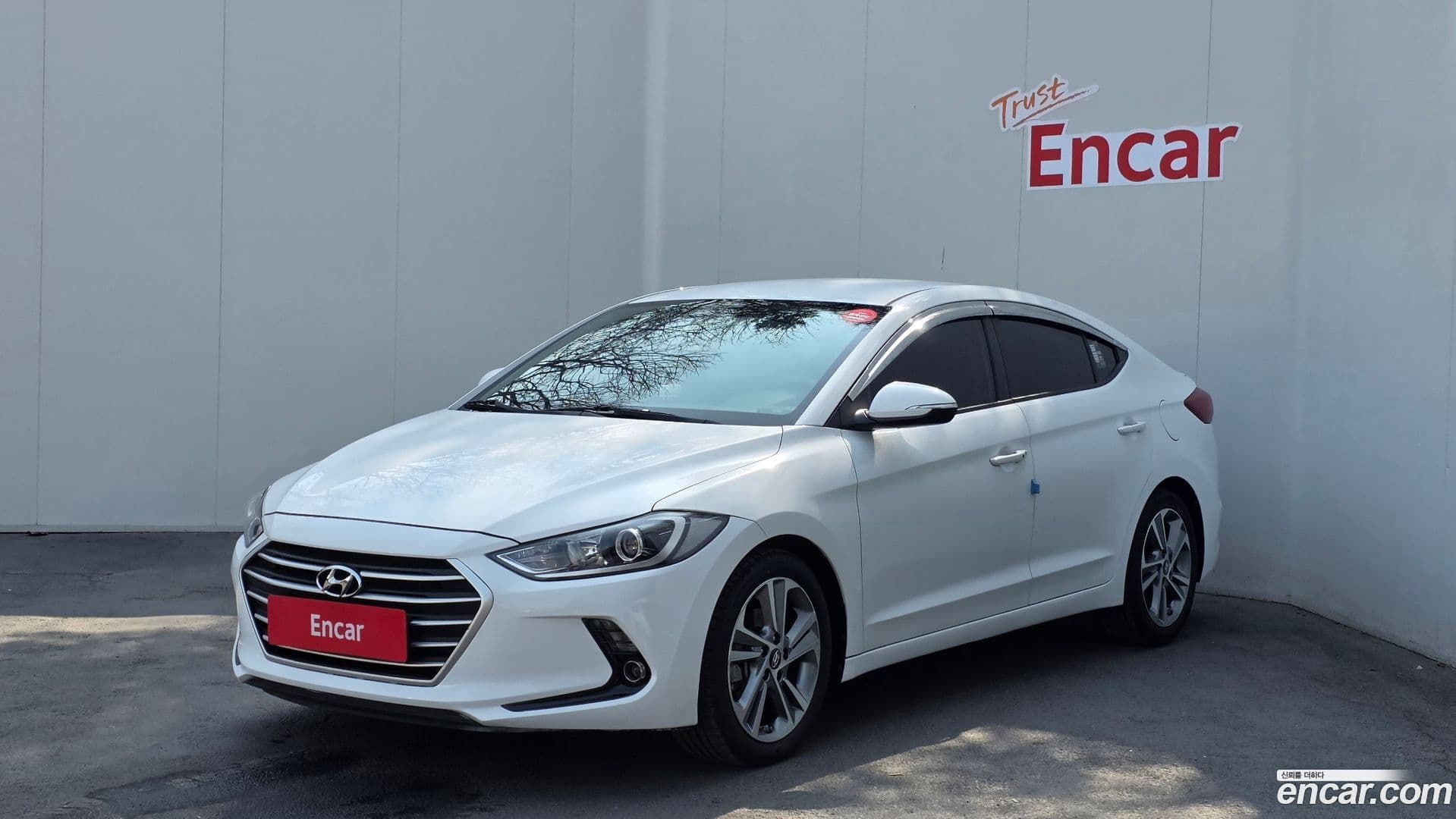 Main__Slider__Photo:AVANTE Hyundai 2018.4-0