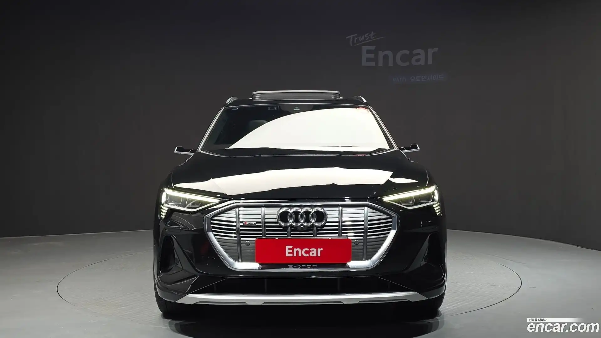 e-tron Audi 2022.0-OUTER-003