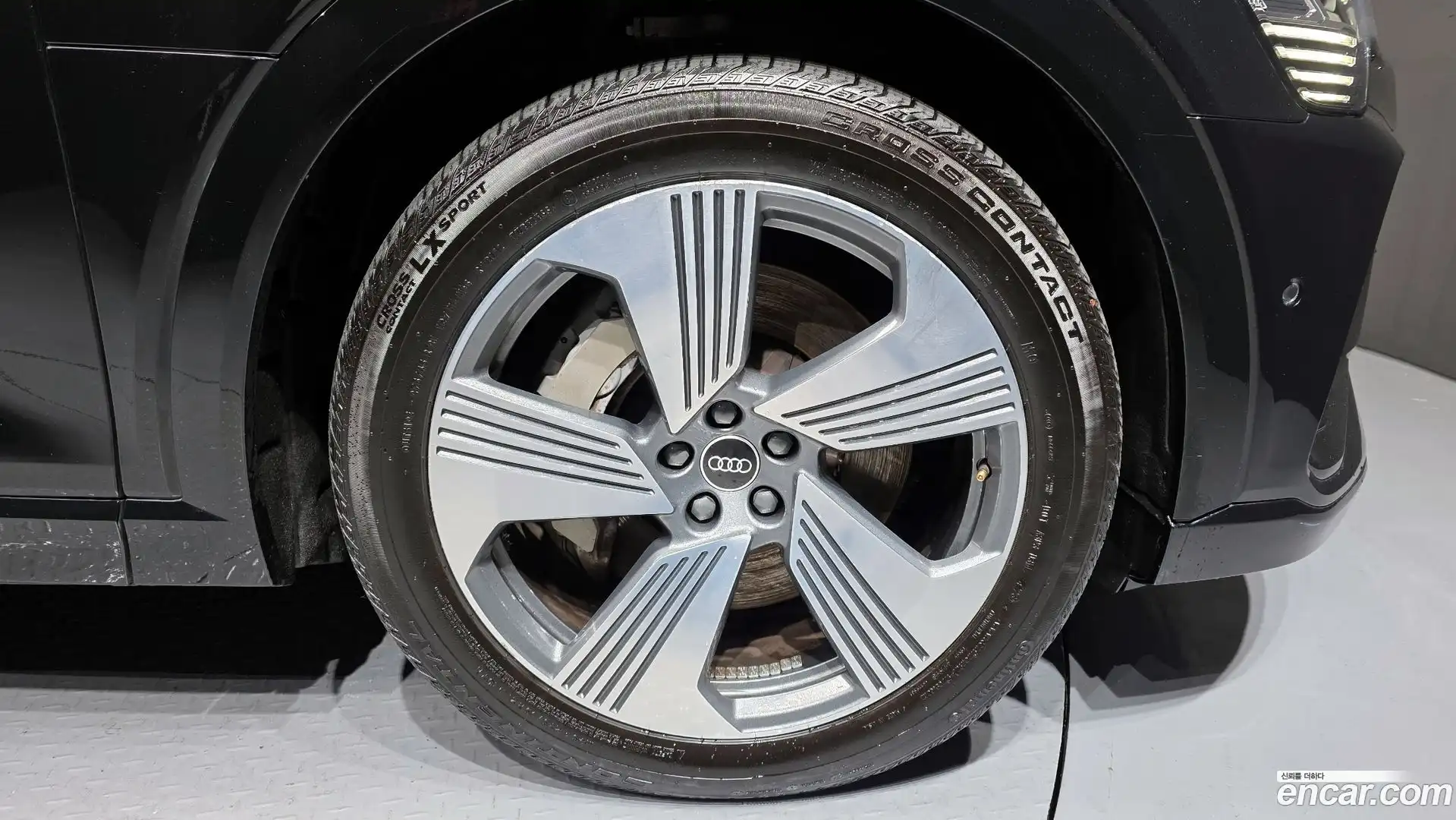 e-tron Audi 2022.0-OUTER-005