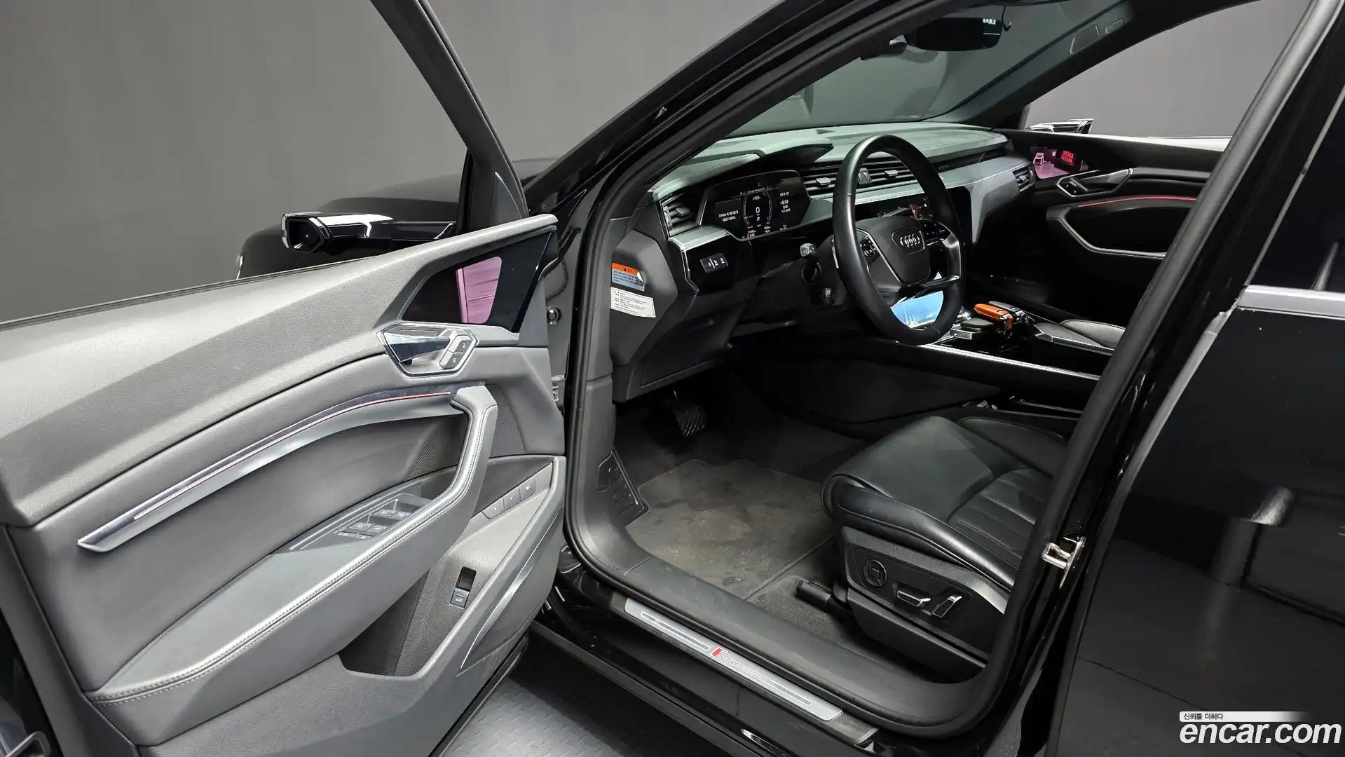 e-tron Audi 2022.0-INNER-010