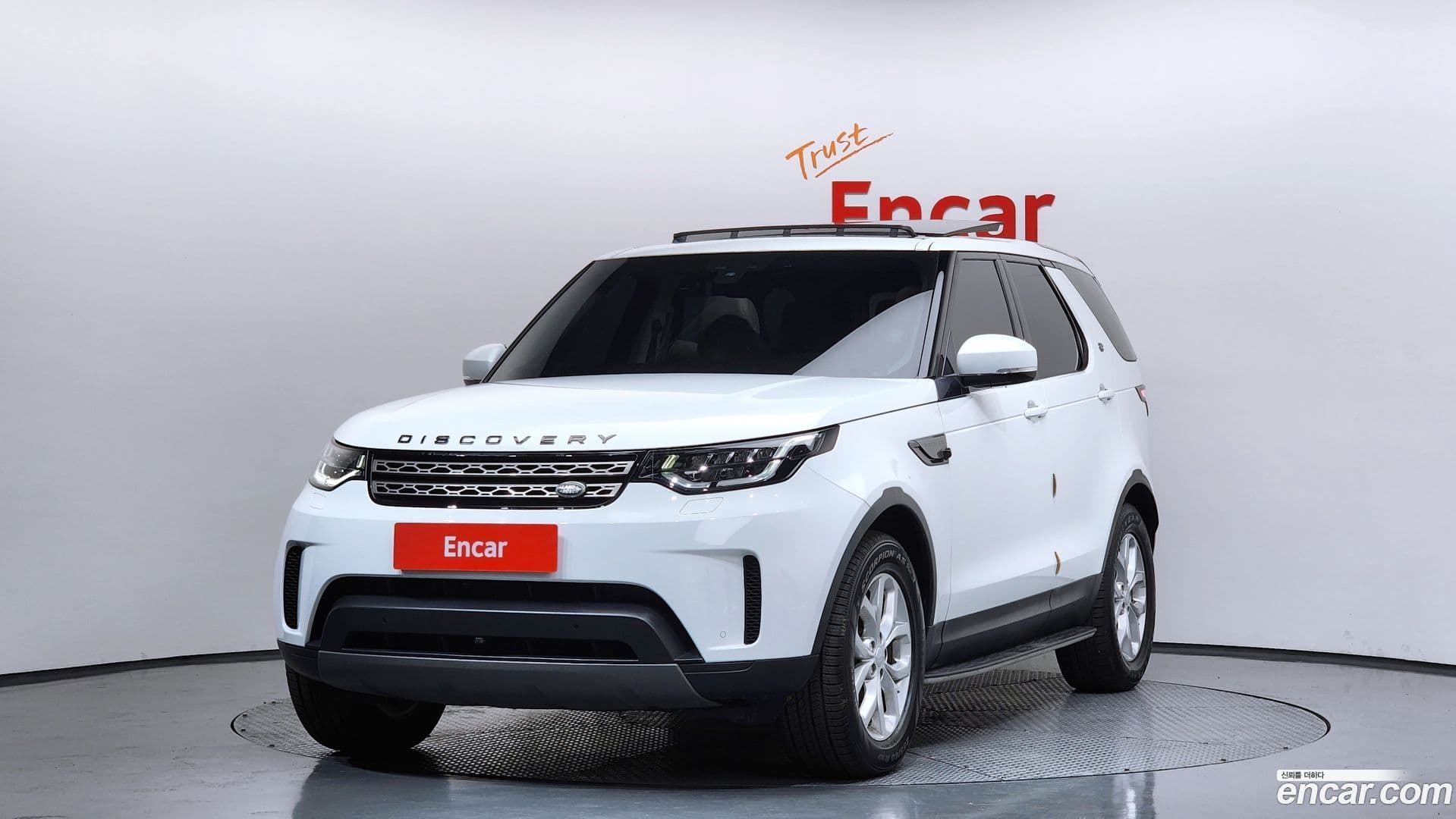 Main__Slider__Photo:Discovery Land Rover 2018.2-0