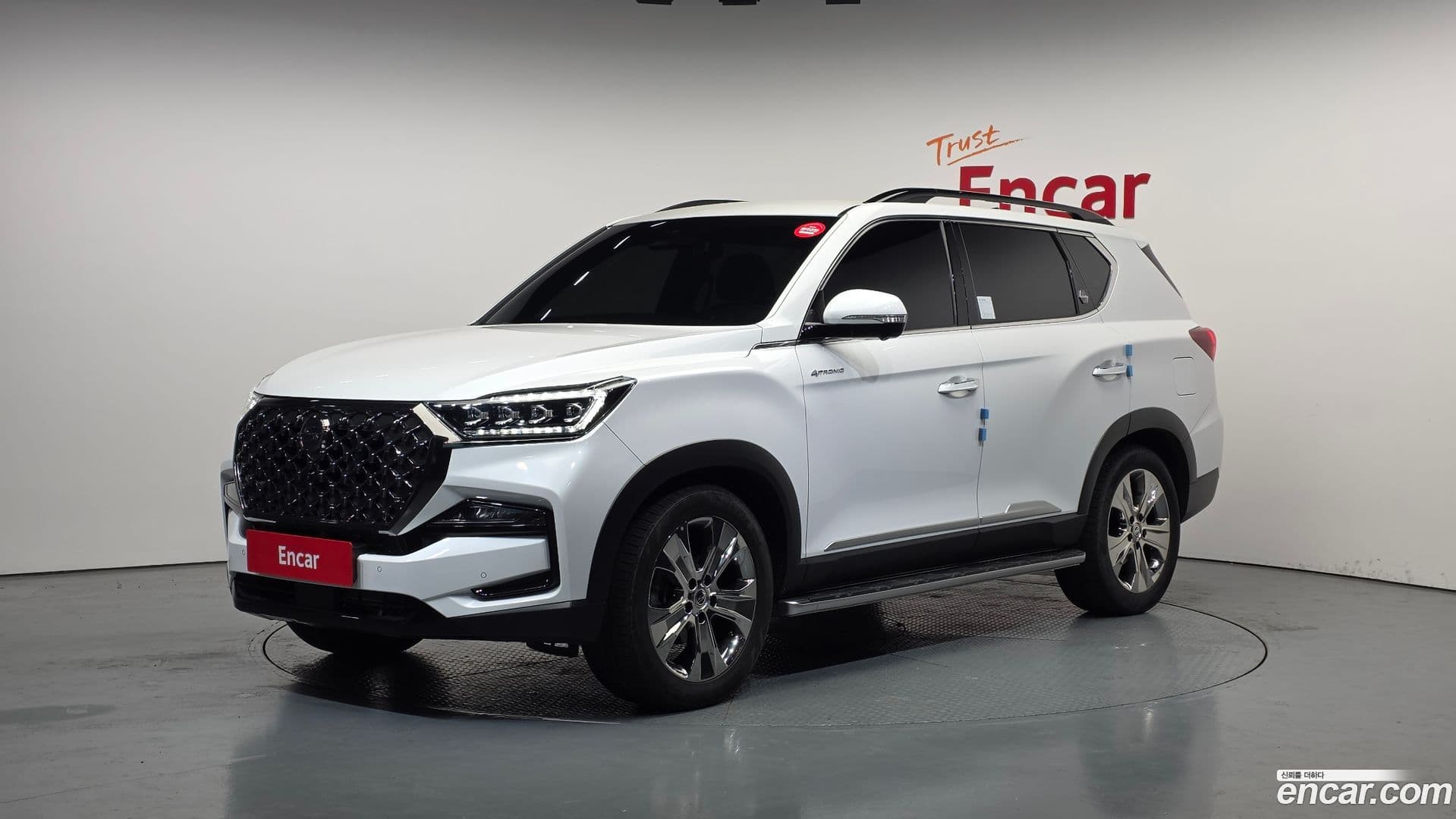 Main__Slider__Photo:Rexton KG Mobility 2022.8-0