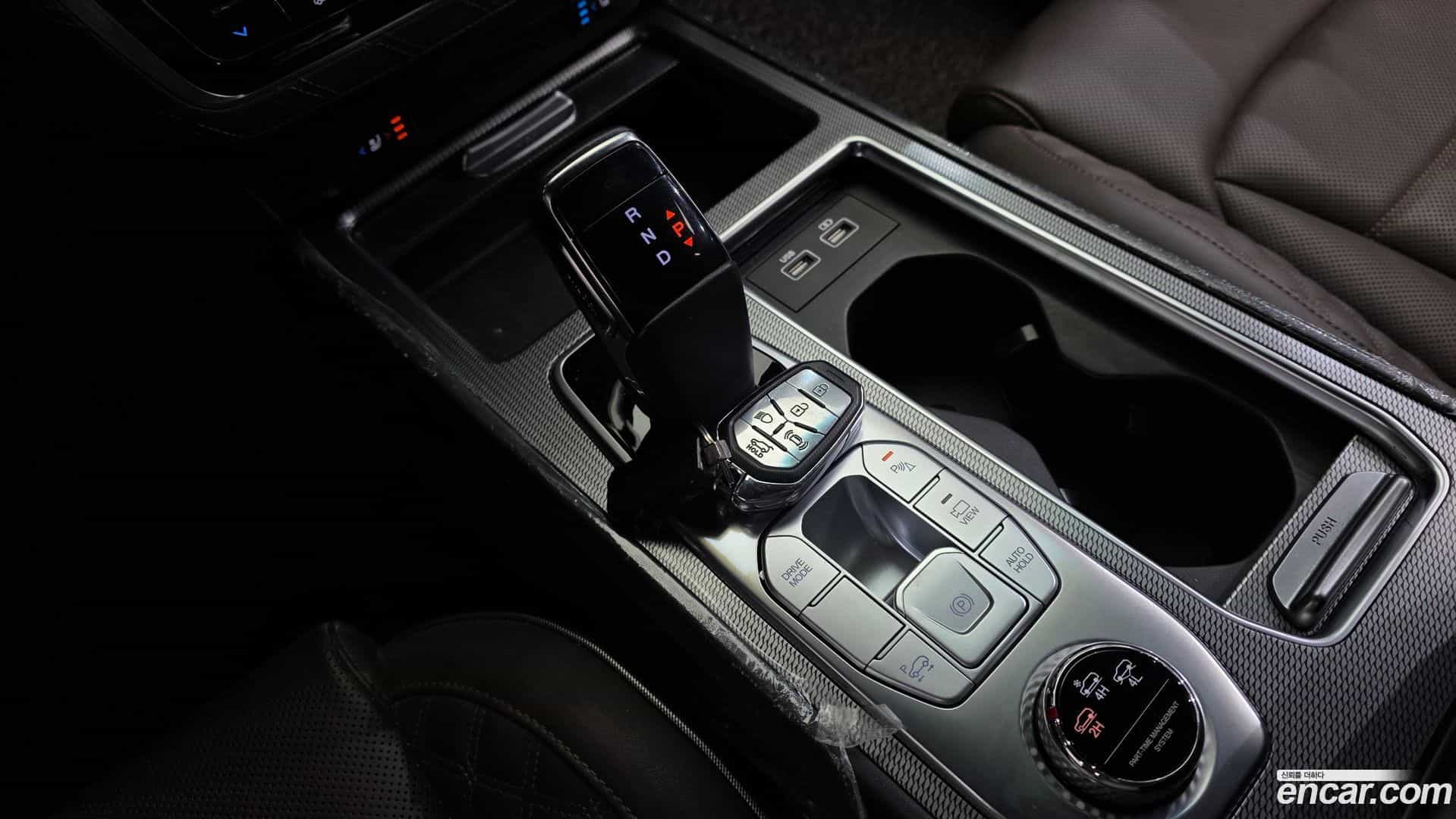 Rexton KG Mobility 2022.8-INNER-009