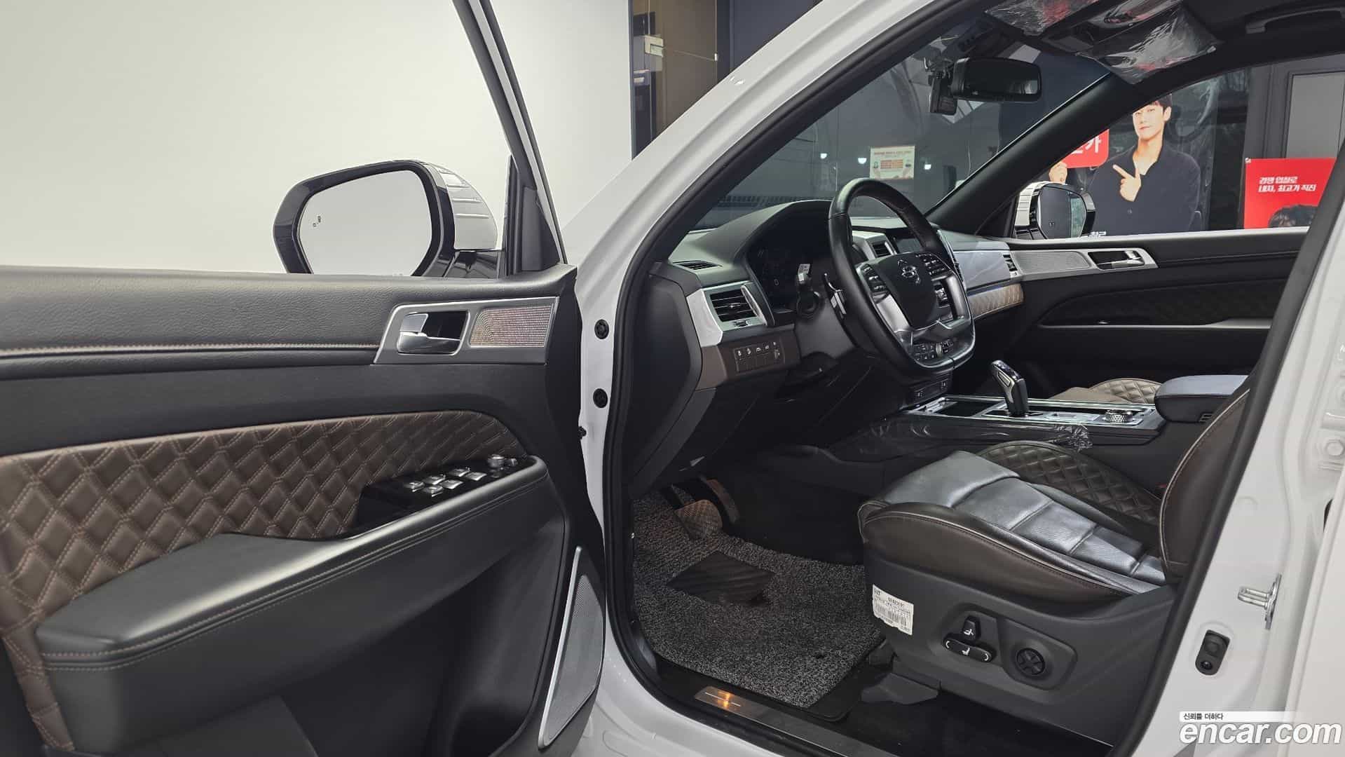 Rexton KG Mobility 2022.8-INNER-010