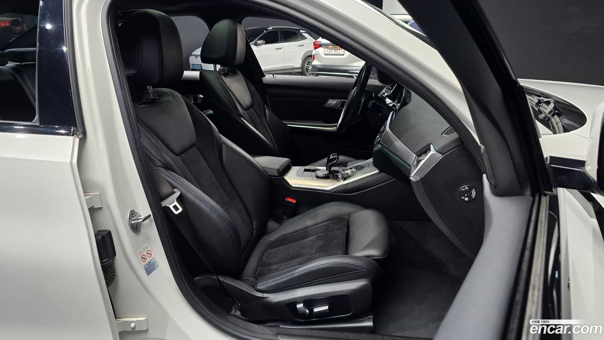 3-Series BMW 2021.10-INNER-010