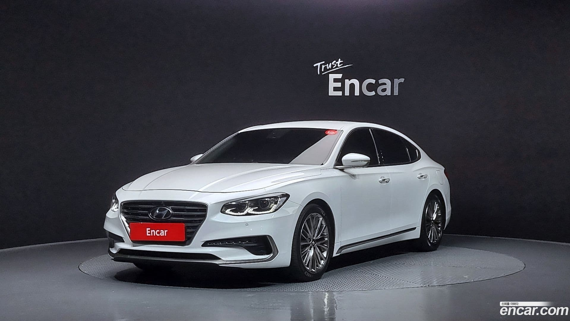 Main__Slider__Photo:Grandeur Hyundai 2019.1-0