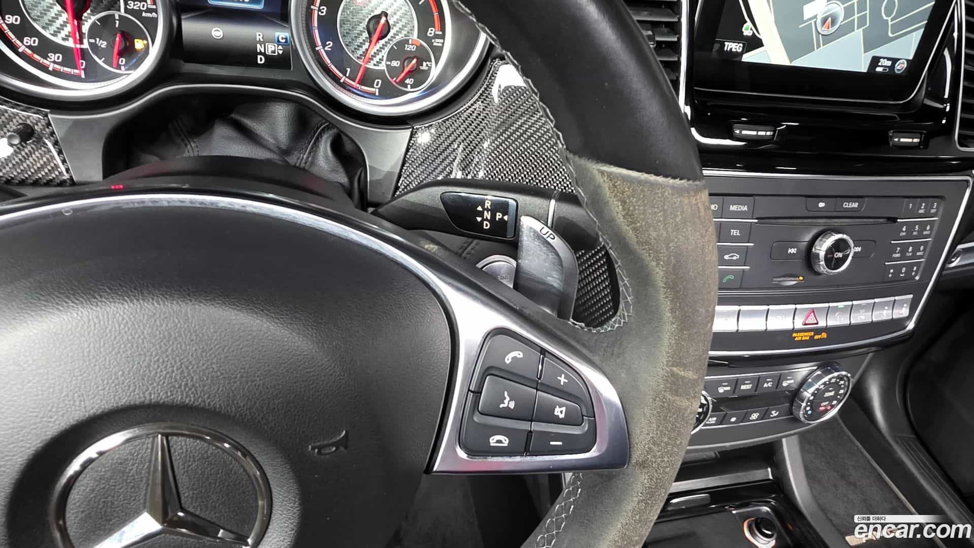 GLE-Class Mercedes-Benz 2019.11-INNER-009