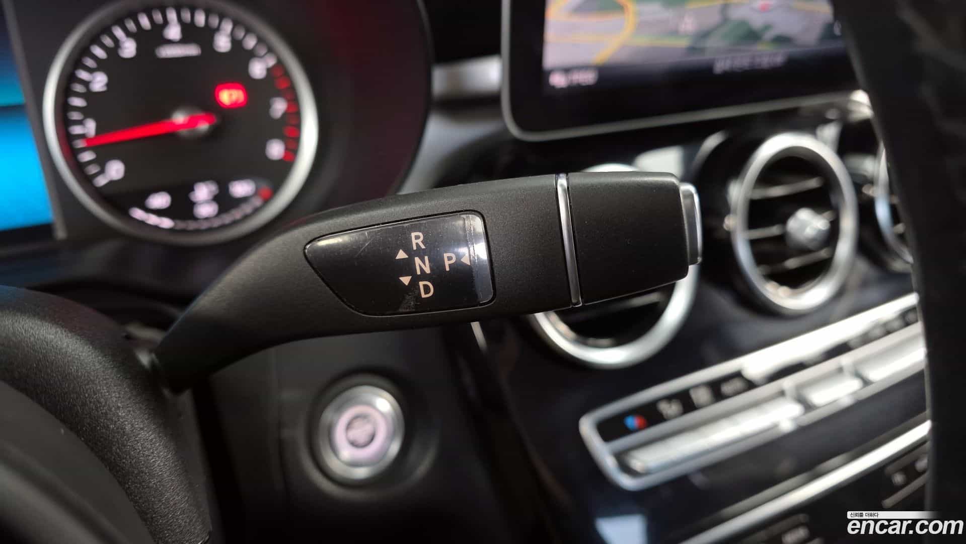 C-Class Mercedes-Benz 2020.1-INNER-009