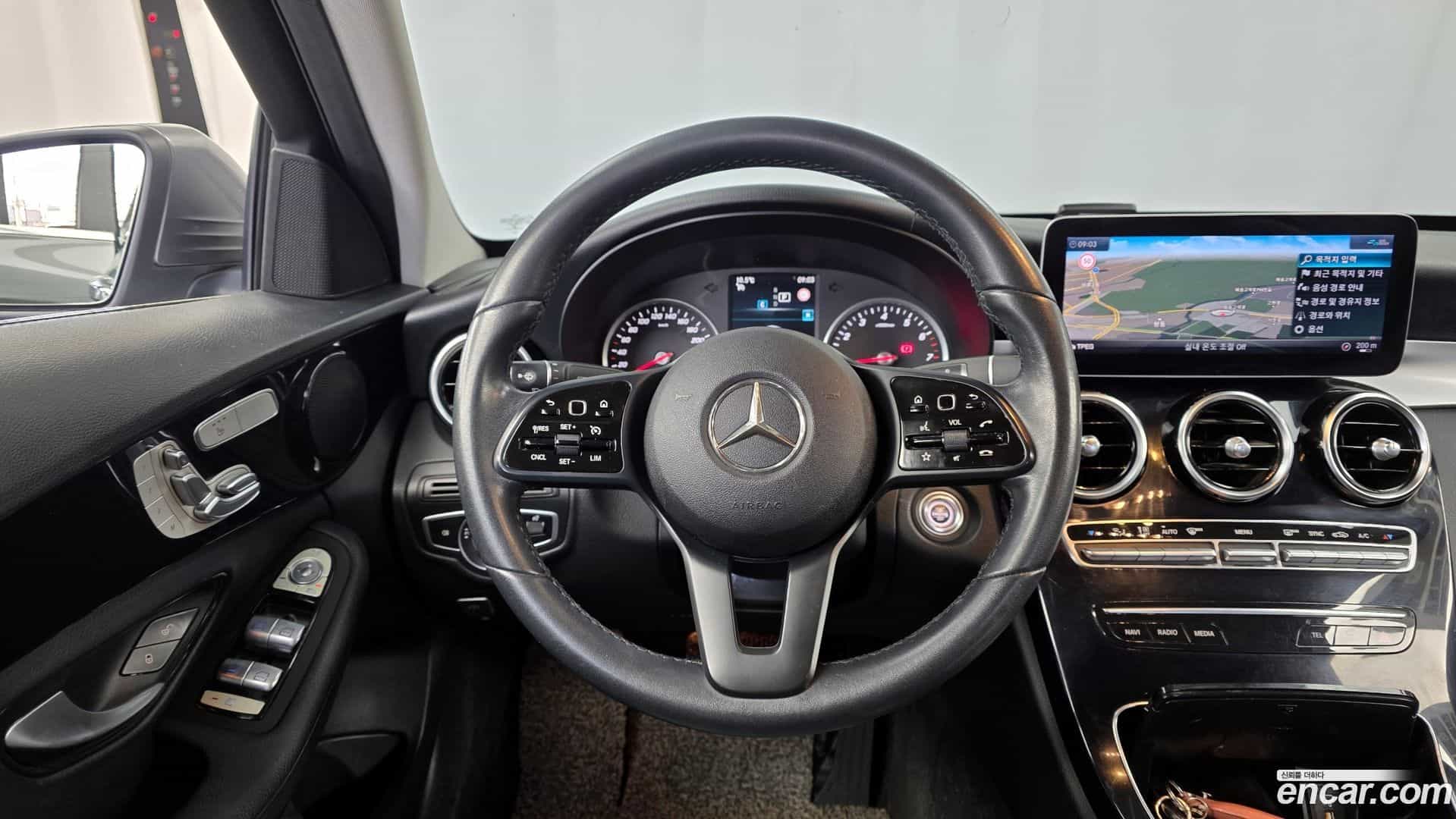 C-Class Mercedes-Benz 2020.1-OPTION-017
