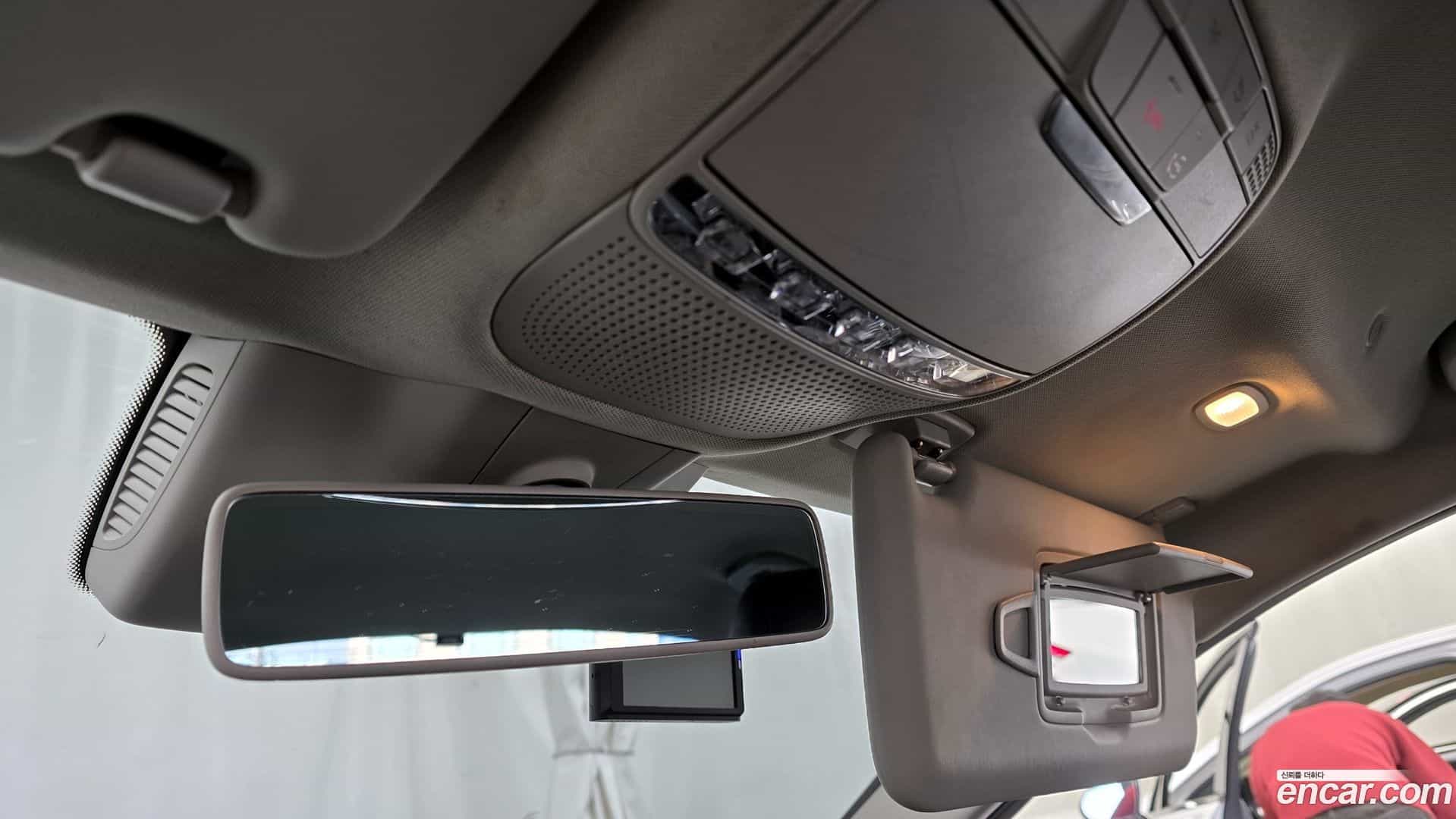 C-Class Mercedes-Benz 2020.1-OPTION-021