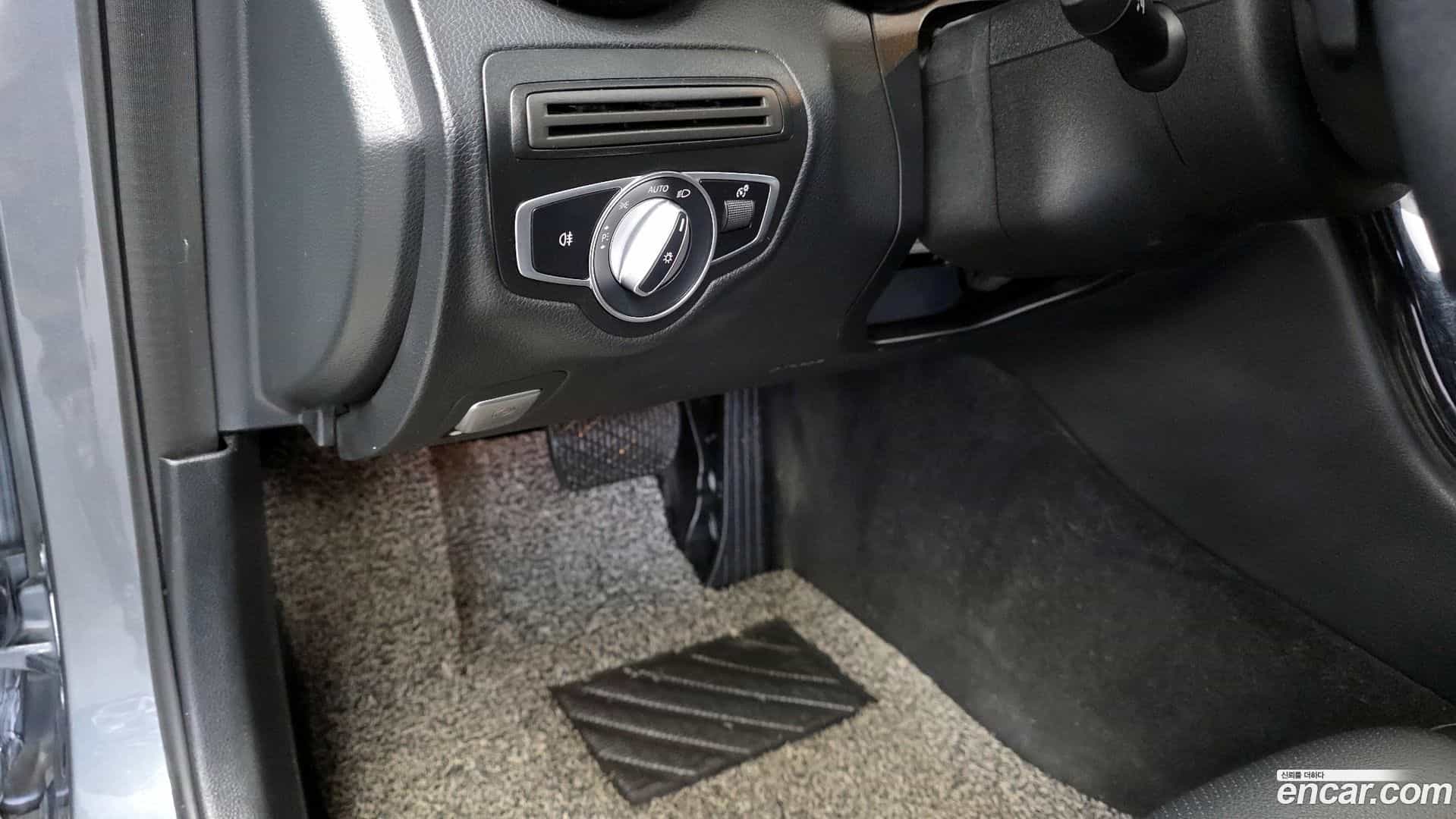 C-Class Mercedes-Benz 2020.1-OPTION-023