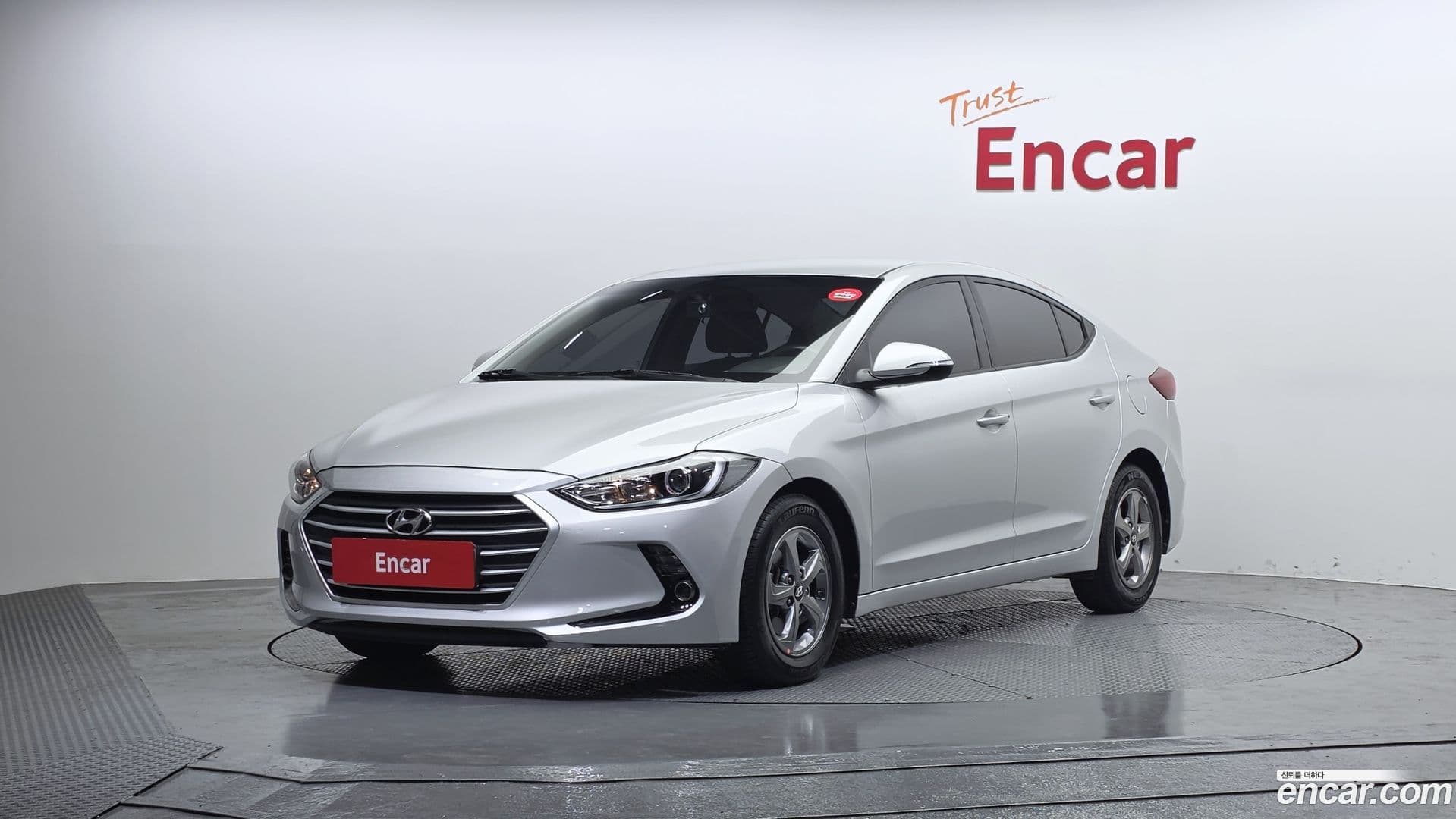 Main__Slider__Photo:AVANTE Hyundai 2018.3-0