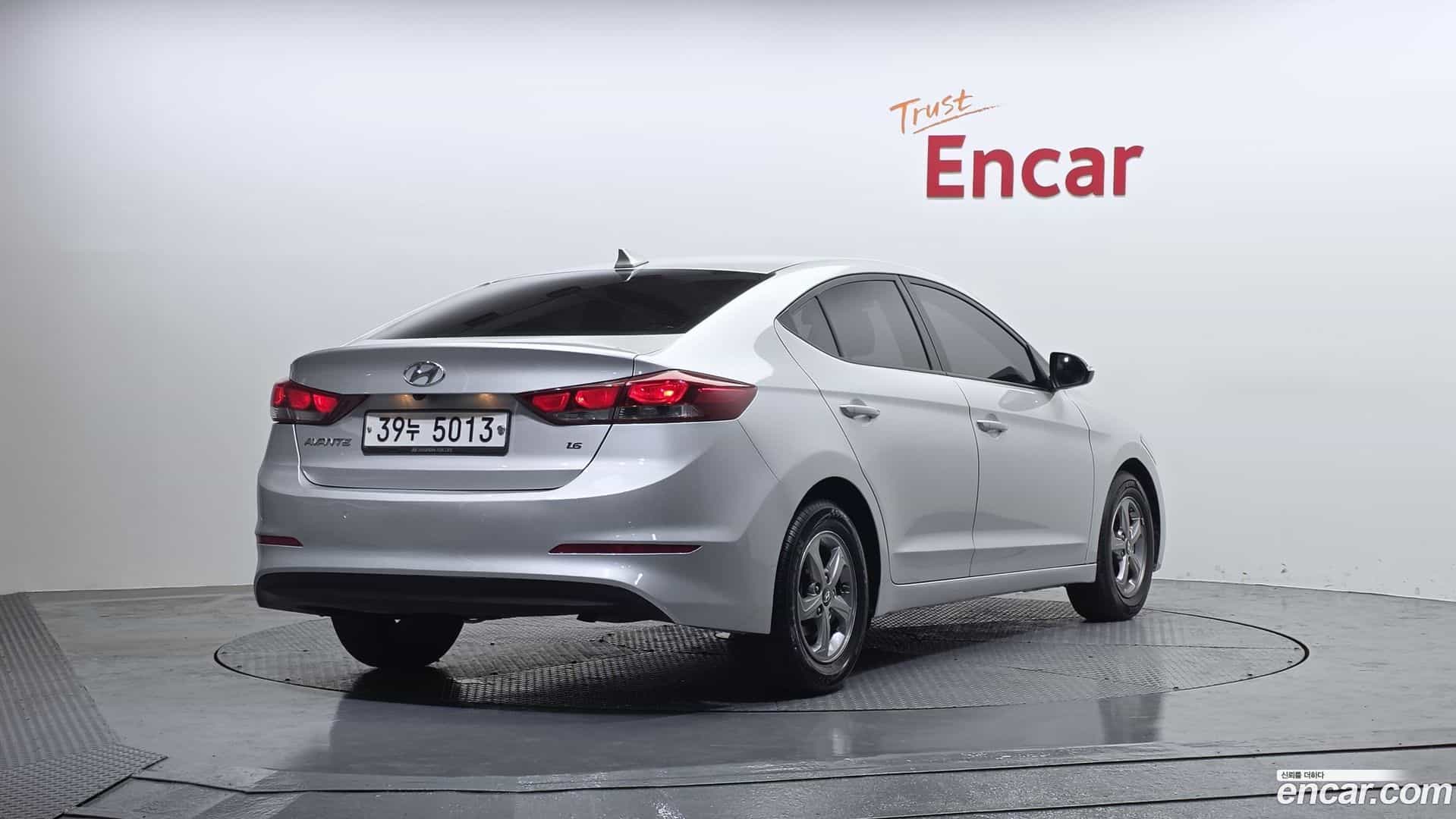 AVANTE Hyundai 2018.3-OUTER-002