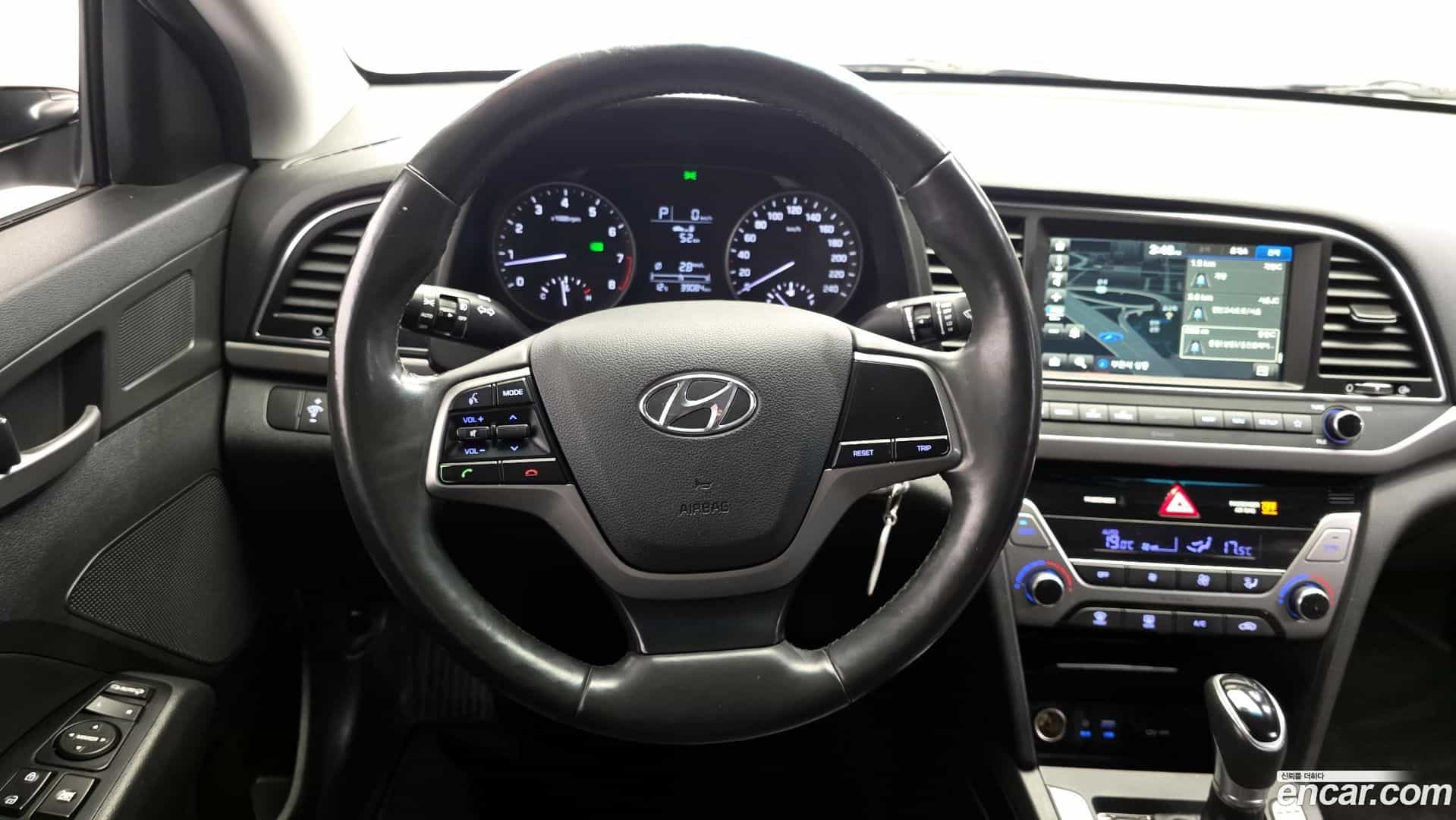 AVANTE Hyundai 2018.3-OPTION-017