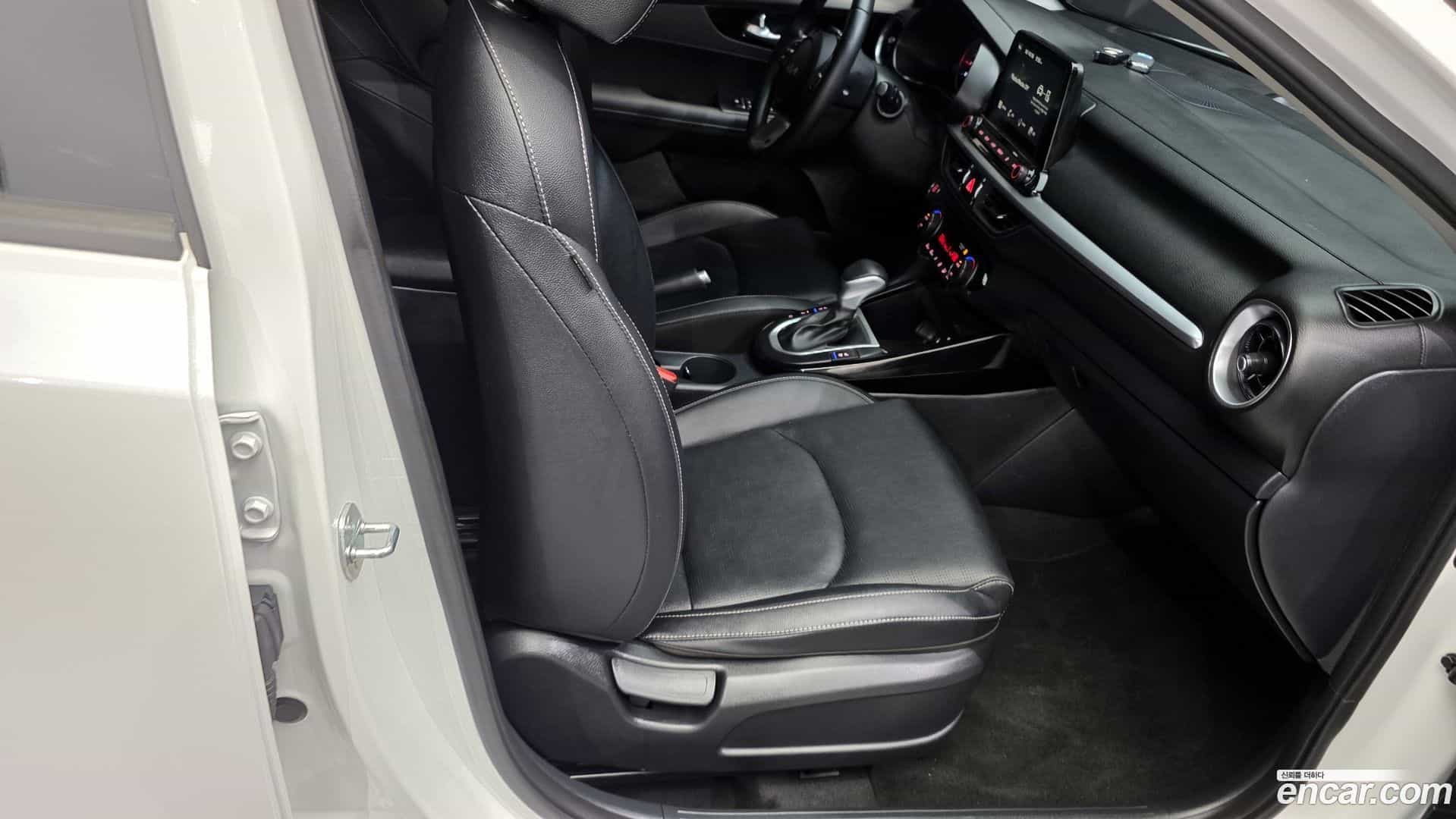 K3 Kia 2023.2-OPTION-016
