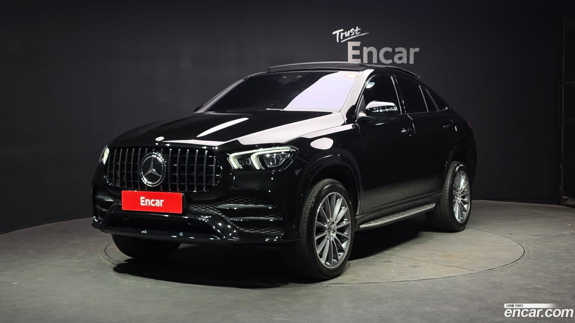 Main__Slider__Photo:GLE-Class Mercedes-Benz 2023.5-0