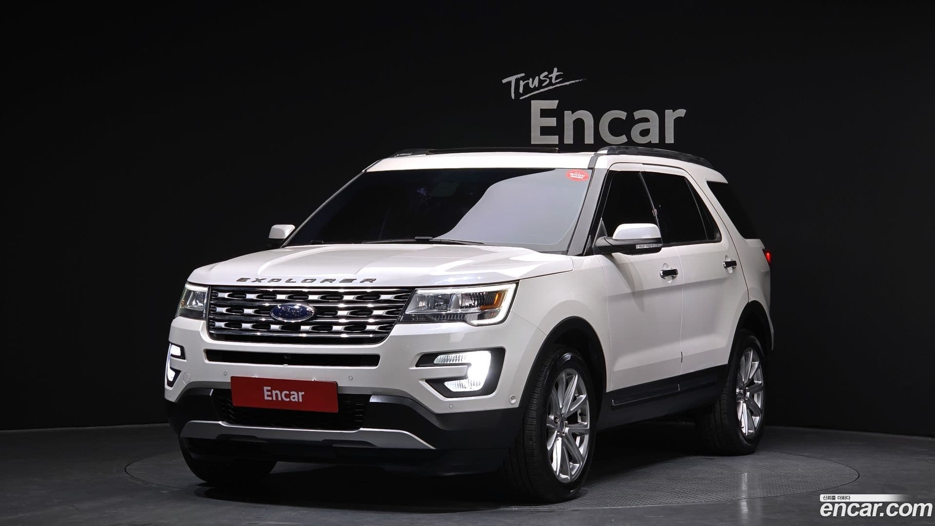 Main__Slider__Photo:Explorer Ford 2016.4-0